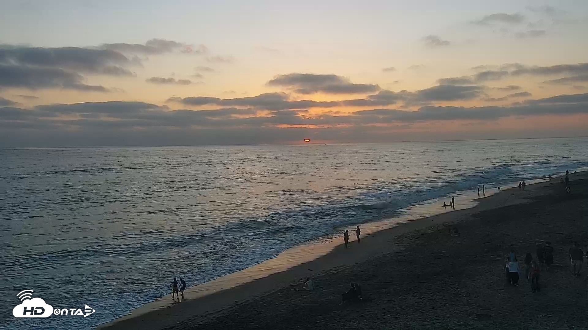 Snapshot of Carlsbad Beach Surf Live Webcam taken Jul 31, 2026, 7:46pm PDT