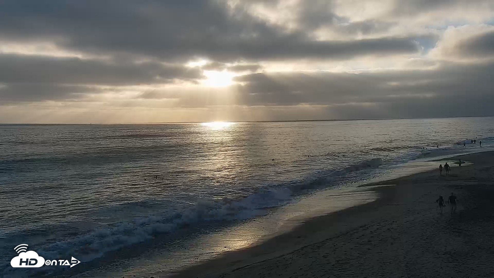 Snapshot of Carlsbad Beach Surf Live Webcam taken Jul 27, 2026, 7:05pm PDT