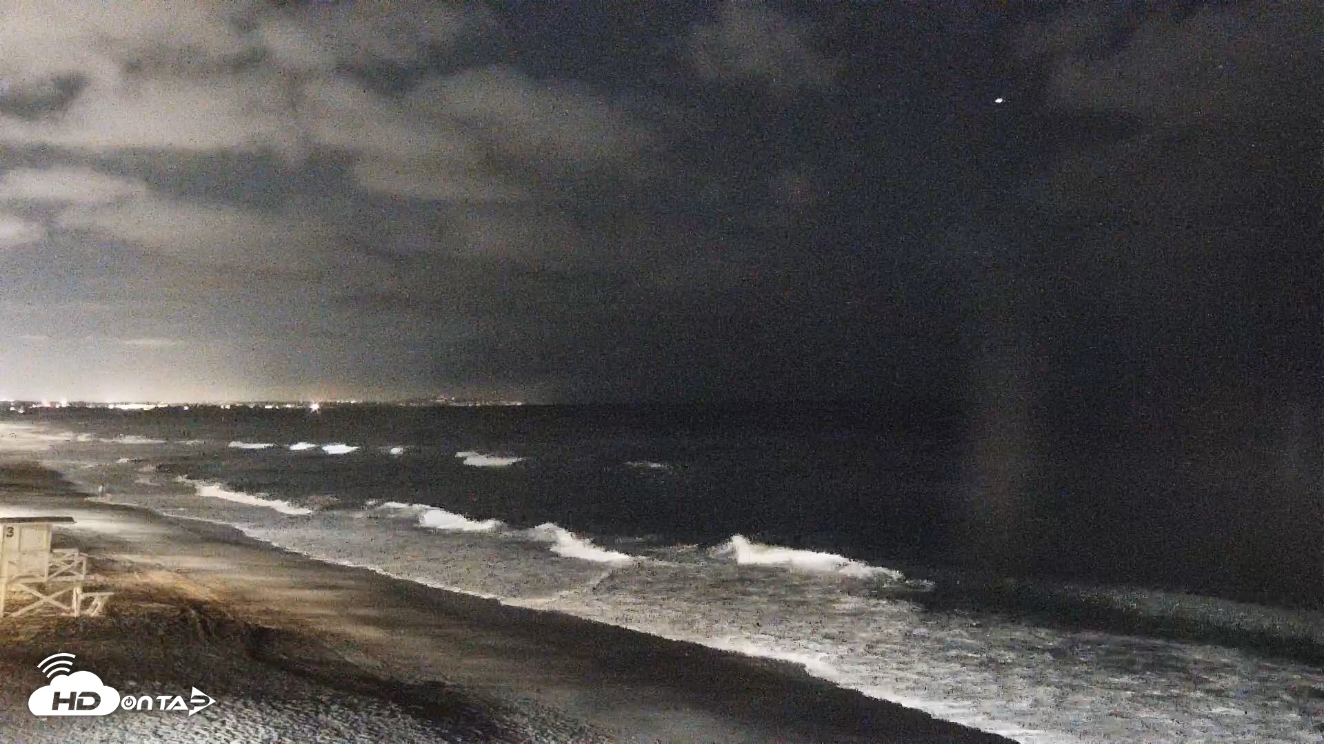 Snapshot of Carlsbad Beach Surf Live Webcam taken Sep 3, 2026, 8:40pm PDT