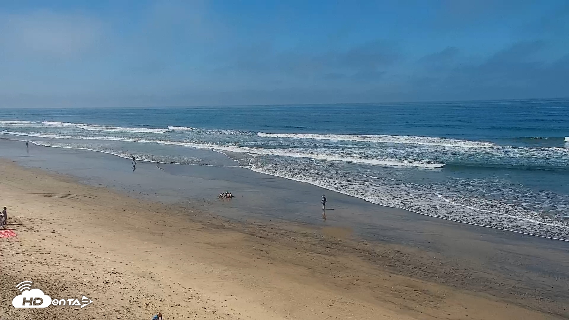 Snapshot of Carlsbad Beach Surf Live Webcam taken May 21, 2025, 10:09am PDT