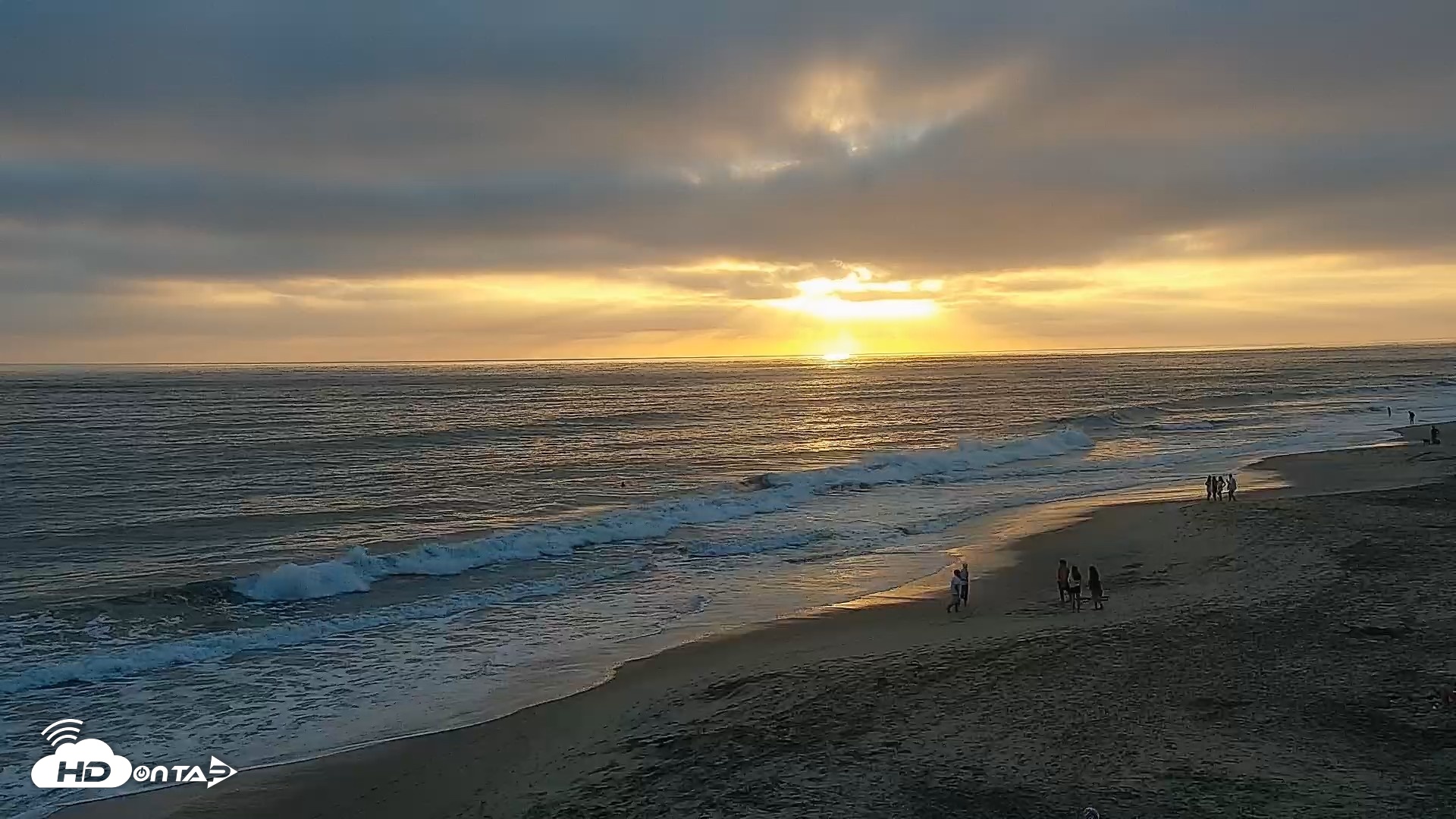 Snapshot of Carlsbad Beach Surf Live Webcam taken Jul 8, 2026, 7:42pm PDT