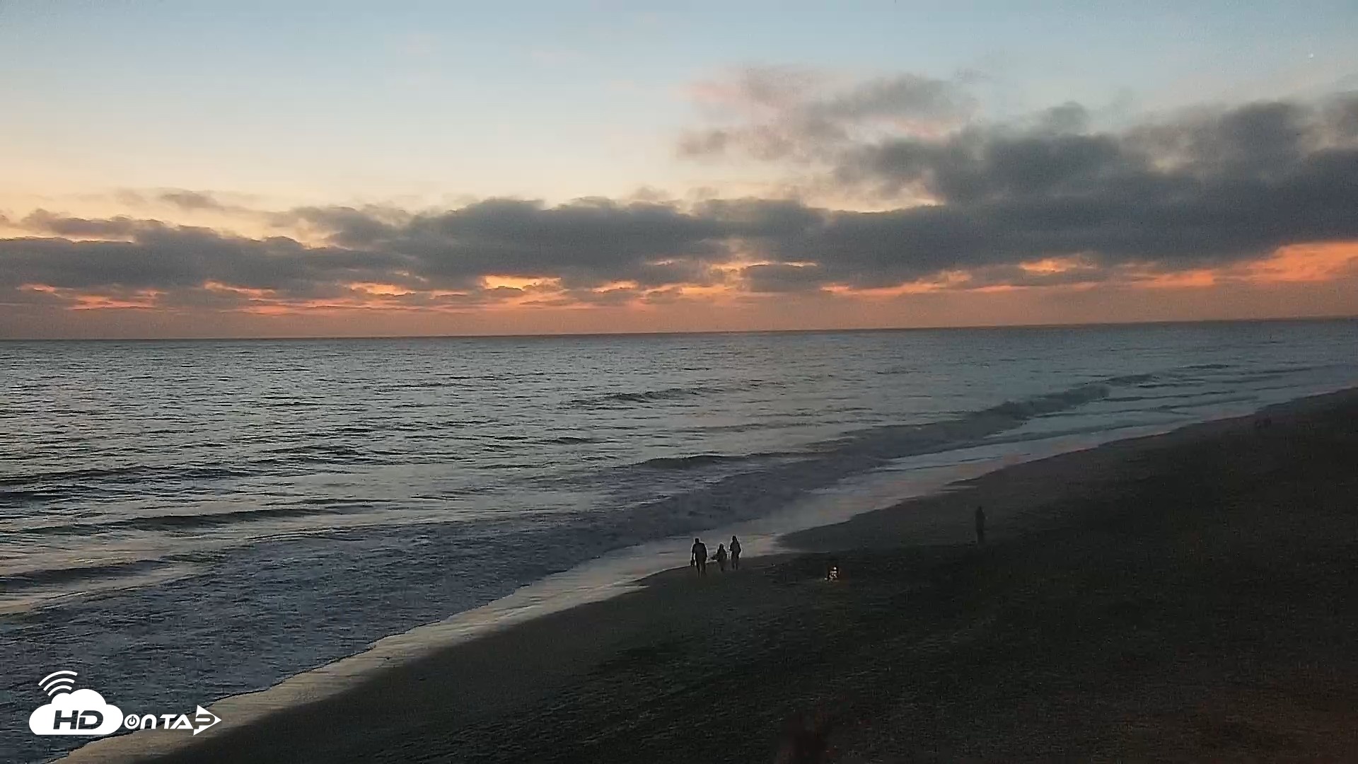 Snapshot of Carlsbad Beach Surf Live Webcam taken Aug 18, 2026, 8:03pm PDT
