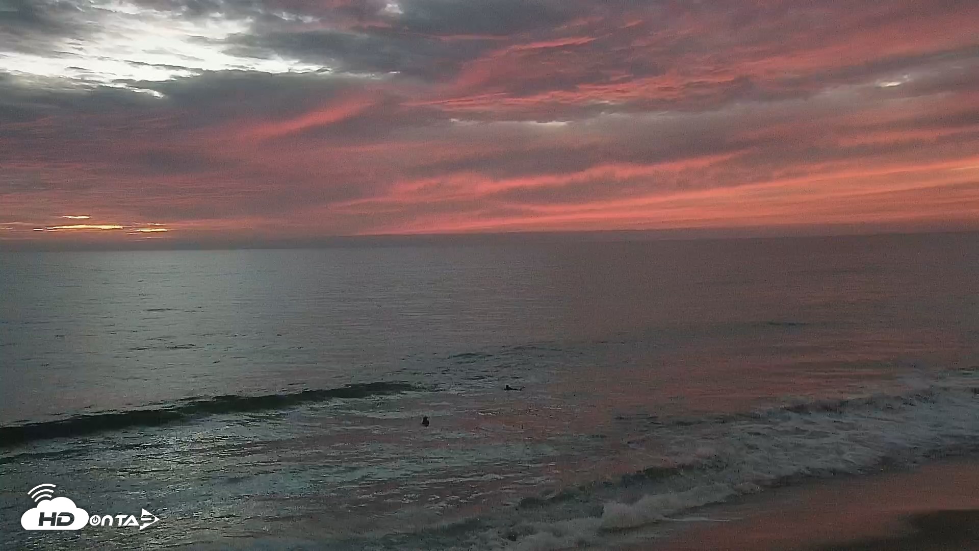 Snapshot of Carlsbad Beach Surf Live Webcam taken Sep 26, 2026, 7:09pm PDT