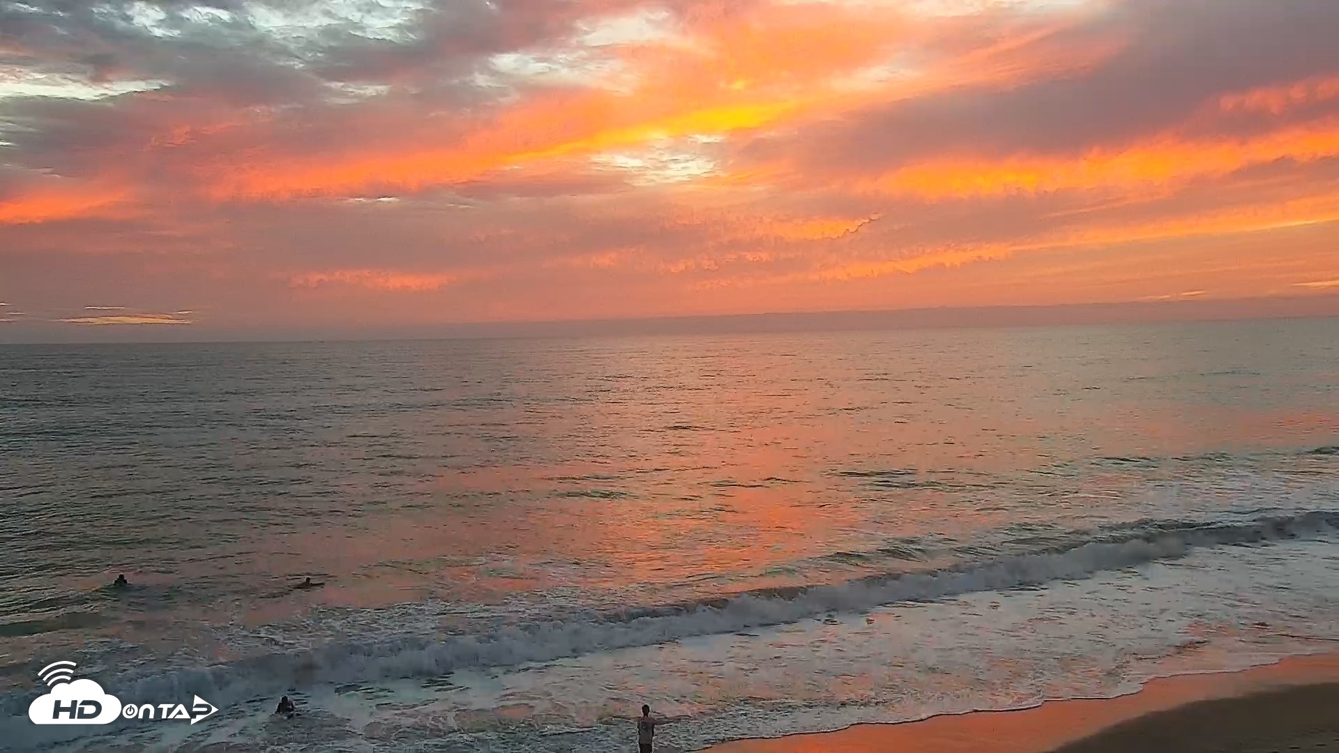 Snapshot of Carlsbad Beach Surf Live Webcam taken Sep 26, 2026, 6:51pm PDT