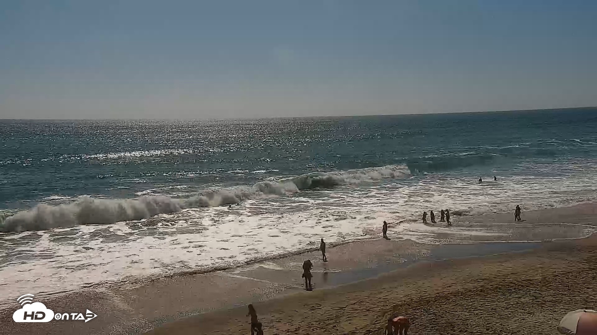Snapshot of Carlsbad Beach Surf Live Webcam taken Jul 28, 2026, 4:08pm PDT