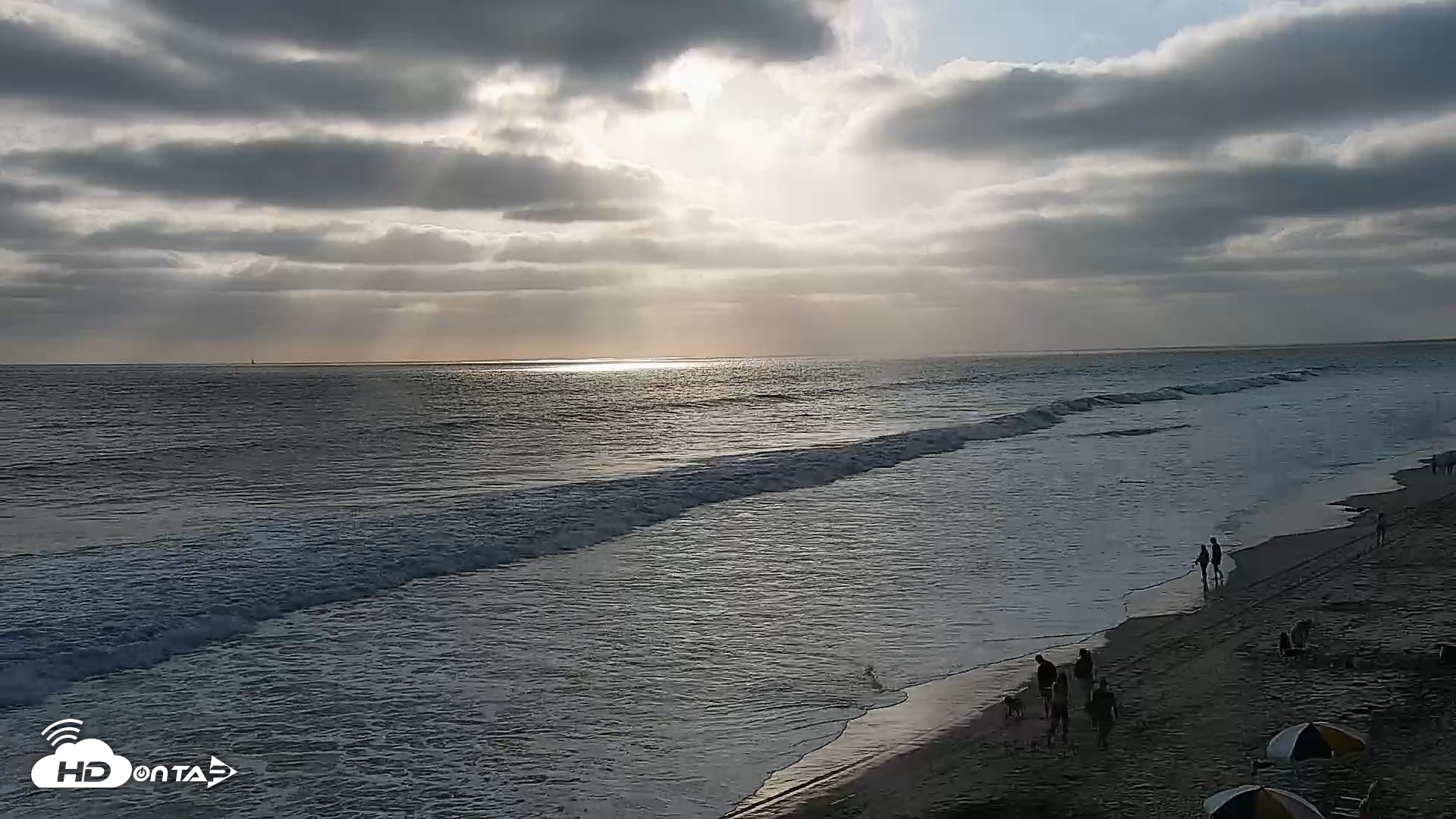 Snapshot of Carlsbad Beach Surf Live Webcam taken May 22, 2026, 6:32pm PDT