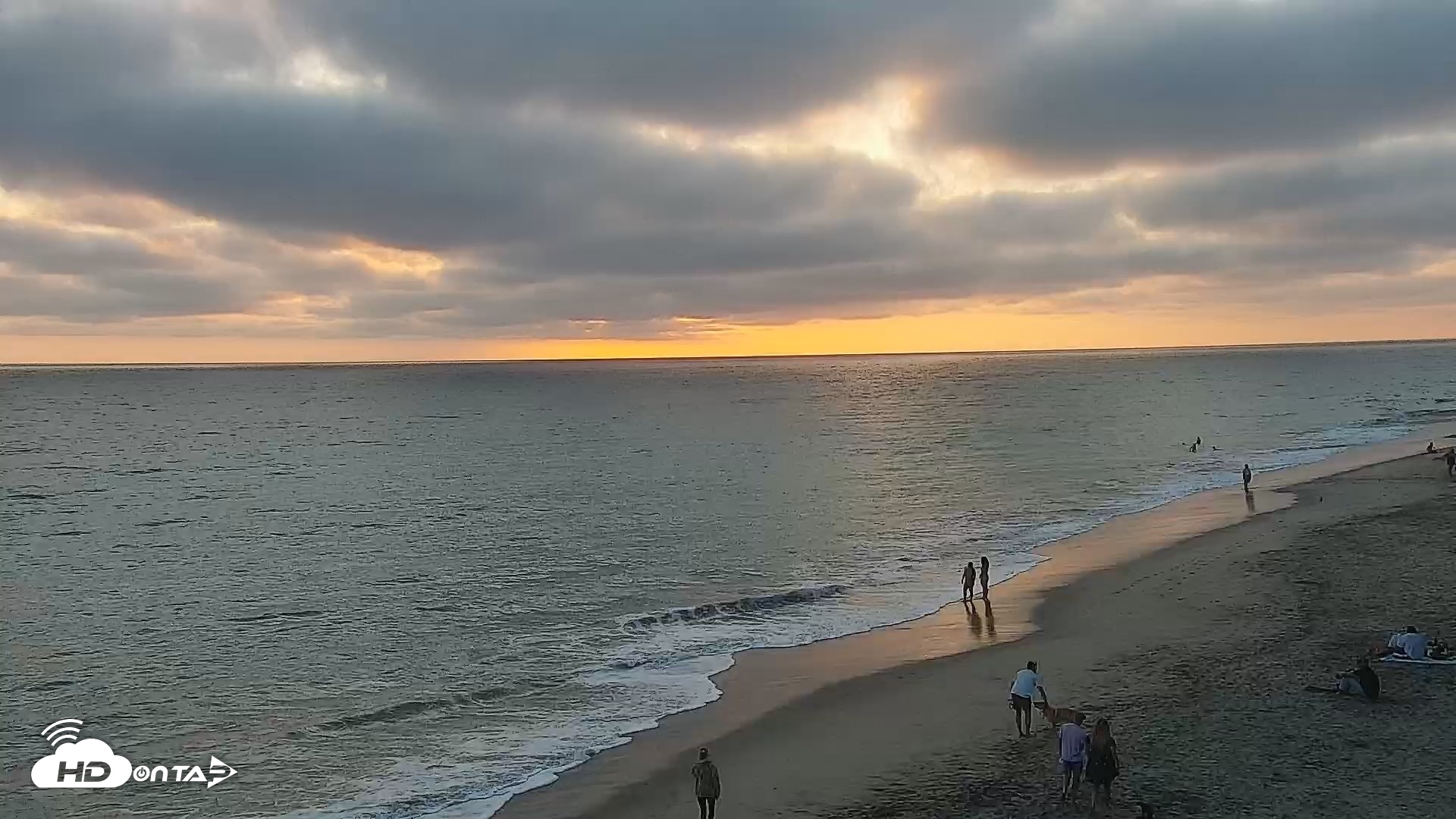 Snapshot of Carlsbad Beach Surf Live Webcam taken Aug 11, 2026, 7:22pm PDT