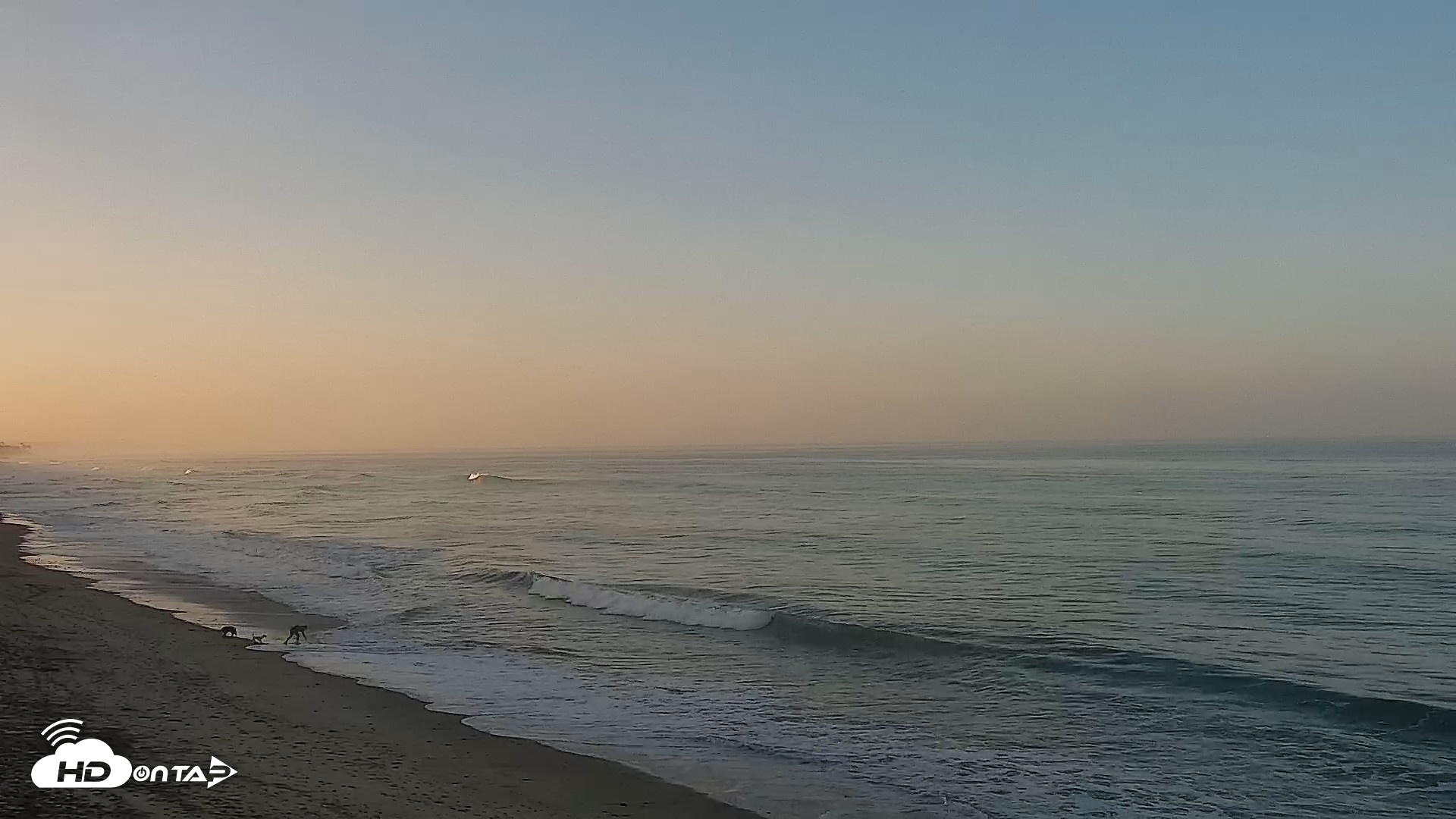Snapshot of Carlsbad Beach Surf Live Webcam taken Sep 12, 2026, 7:13am PDT