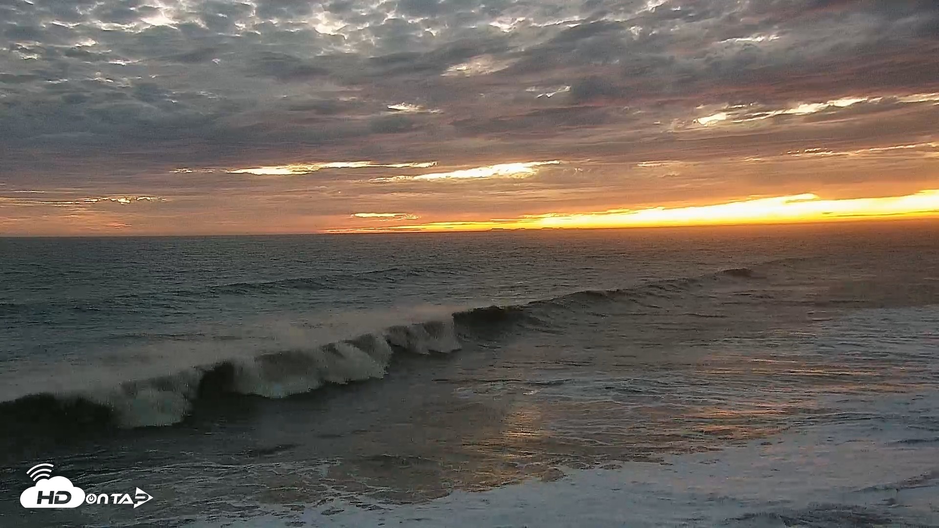 Snapshot of Carlsbad Beach Surf Live Webcam taken Sep 7, 2026, 7:31pm PDT