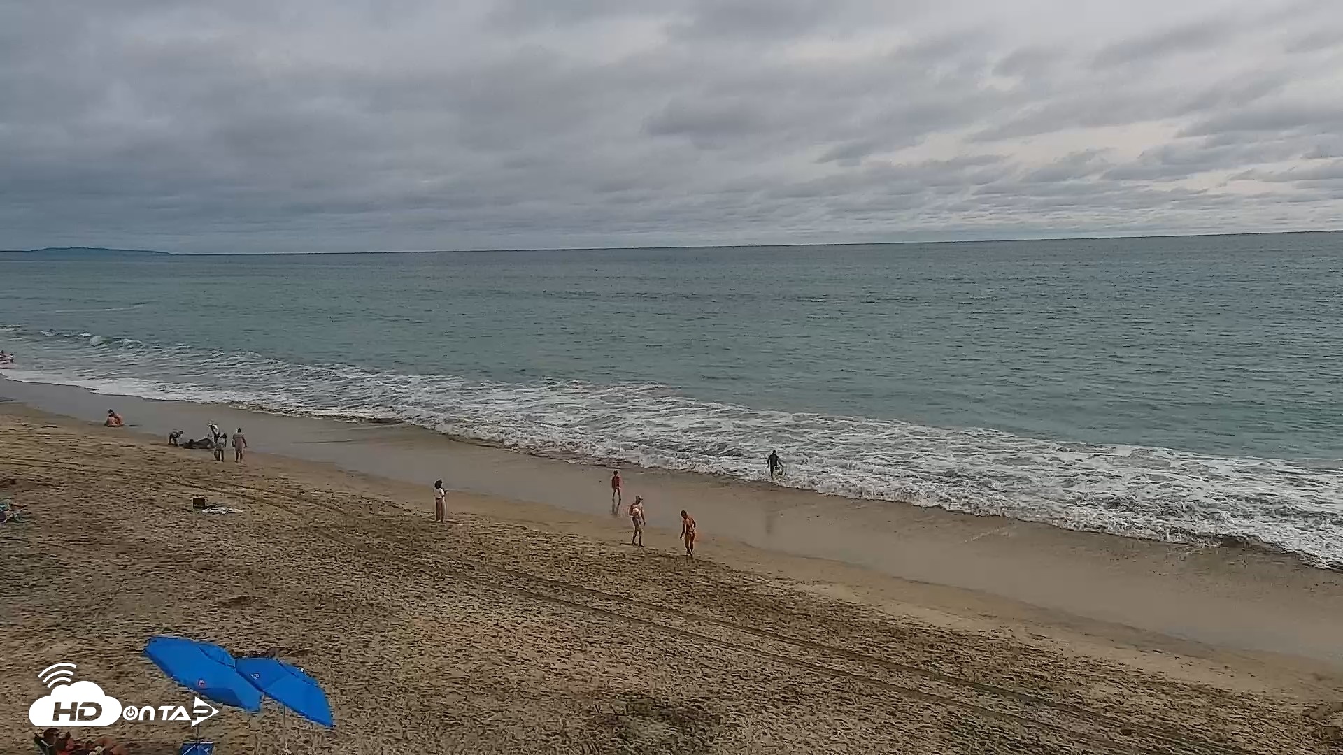 Snapshot of Carlsbad Beach Surf Live Webcam taken Aug 13, 2026, 5:30pm PDT