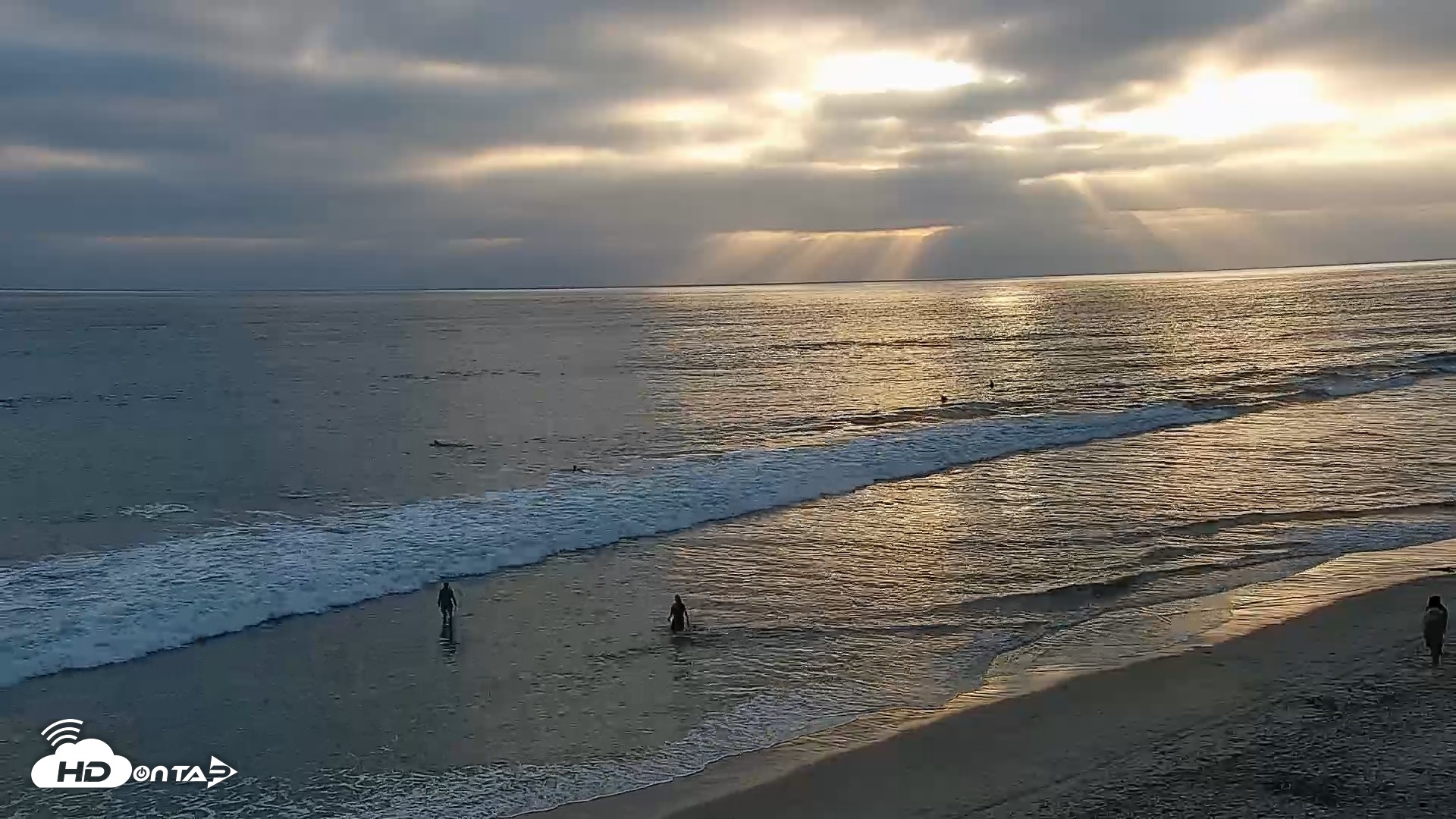 Snapshot of Carlsbad Beach Surf Live Webcam taken May 9, 2026, 7:02pm PDT