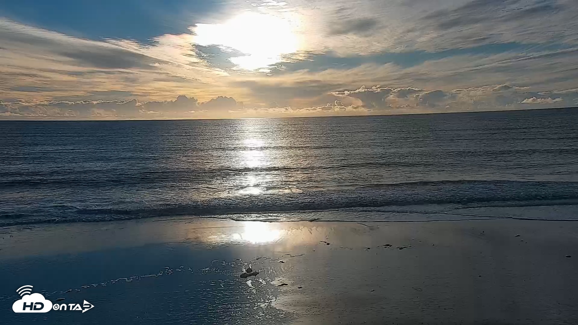 Snapshot of Carlsbad Beach Surf Live Webcam taken Jan 5, 2026, 4:12pm PST