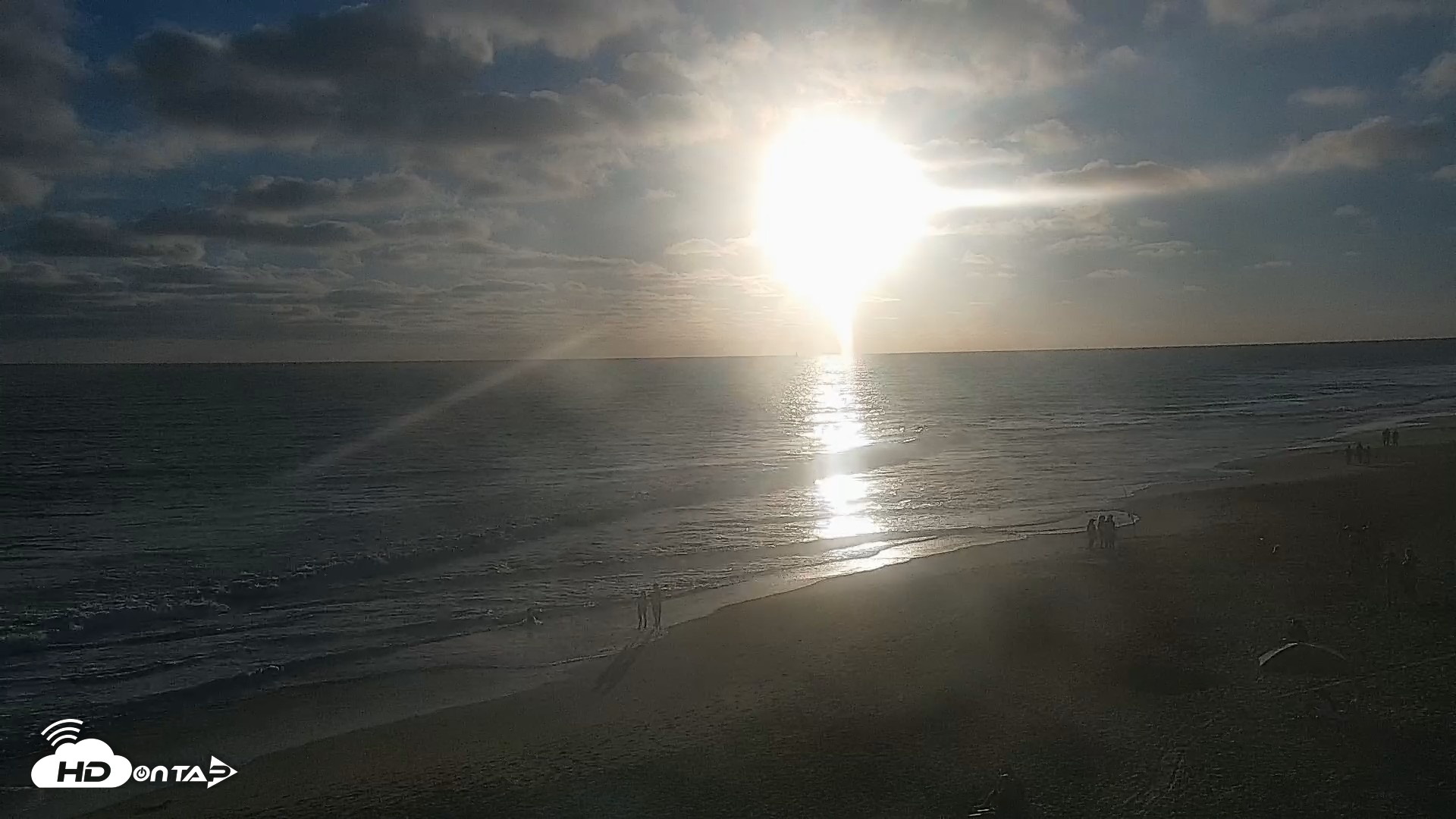 Snapshot of Carlsbad Beach Surf Live Webcam taken Jun 21, 2026, 7:29pm PDT