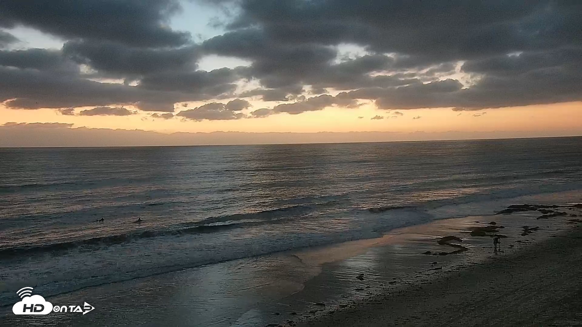 Snapshot of Carlsbad Beach Surf Live Webcam taken Sep 15, 2026, 7:24pm PDT