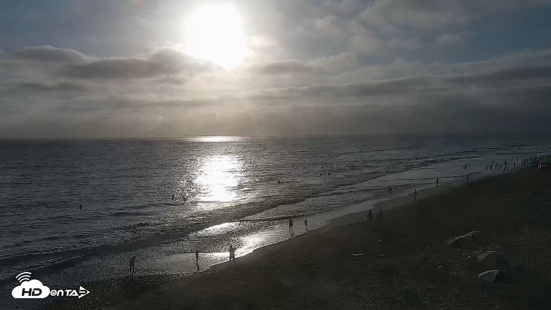 Snapshot of Carlsbad Beach Surf Live Webcam taken Aug 2, 2026, 7:01pm PDT