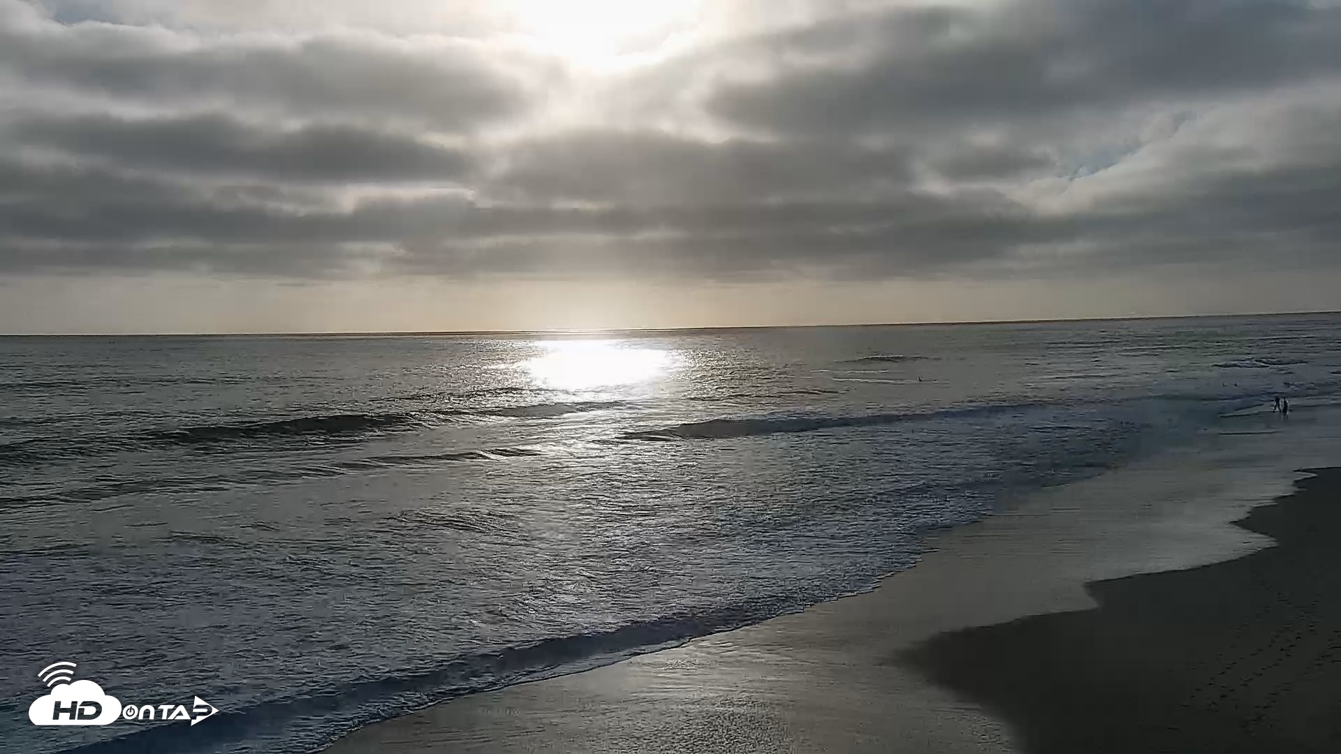 Snapshot of Carlsbad Beach Surf Live Webcam taken Jun 9, 2026, 6:33pm PDT