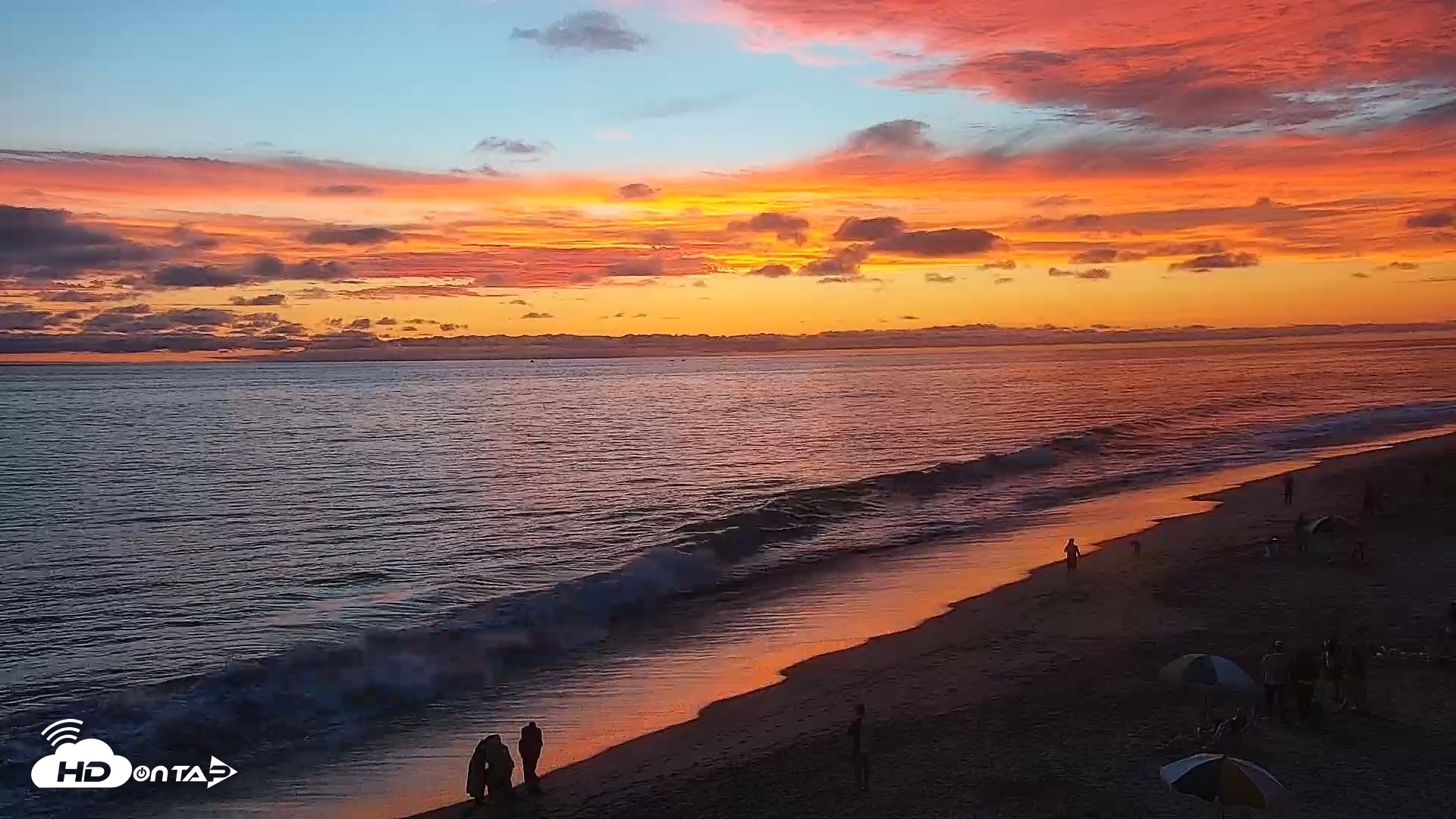 Snapshot of Carlsbad Beach Surf Live Webcam taken Aug 13, 2026, 7:48pm PDT