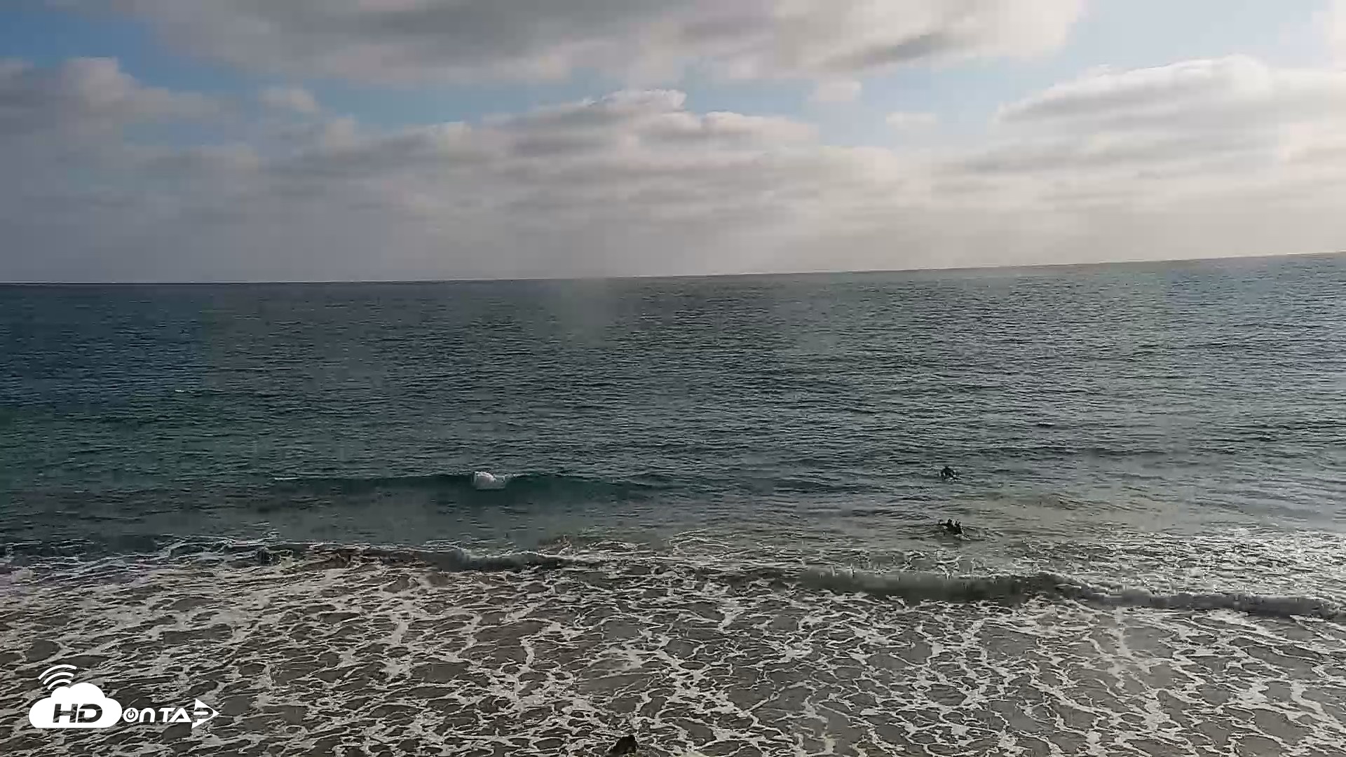 Snapshot of Carlsbad Beach Surf Live Webcam taken May 22, 2026, 5:56pm PDT