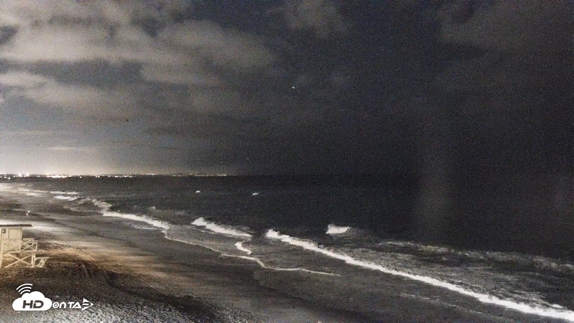 Snapshot of Carlsbad Beach Surf Live Webcam taken Sep 3, 2026, 8:41pm PDT