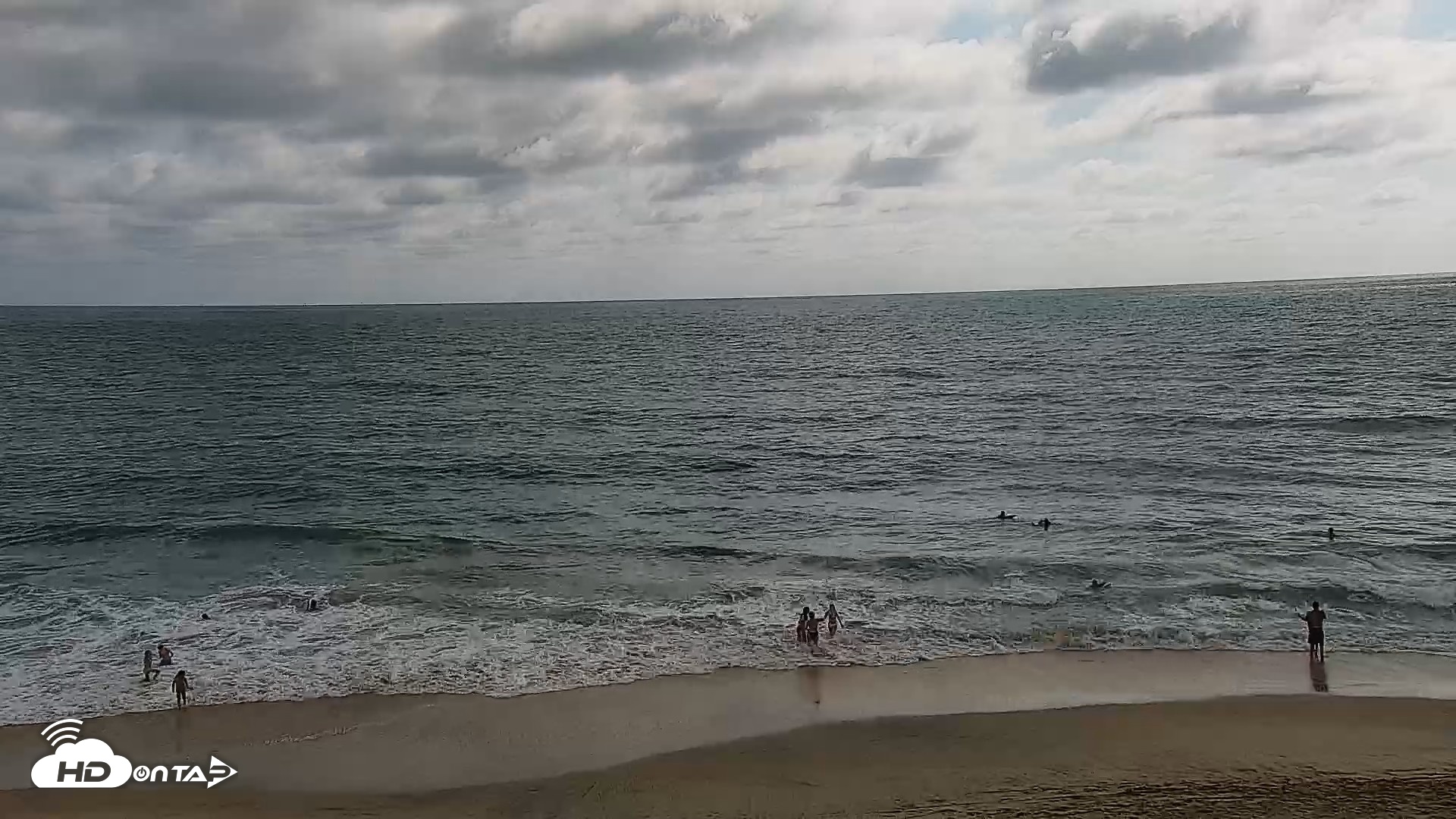 Snapshot of Carlsbad Beach Surf Live Webcam taken Jun 30, 2026, 4:45pm PDT