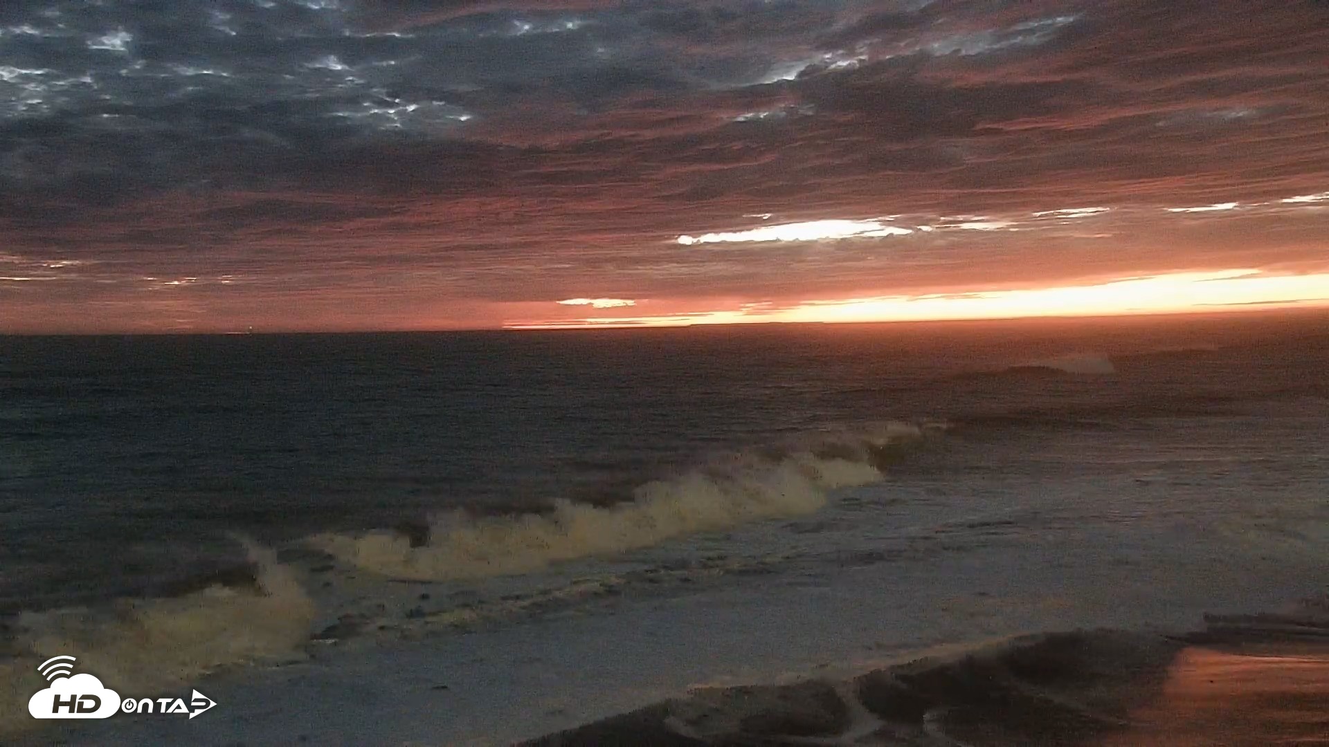 Snapshot of Carlsbad Beach Surf Live Webcam taken Sep 7, 2026, 7:43pm PDT