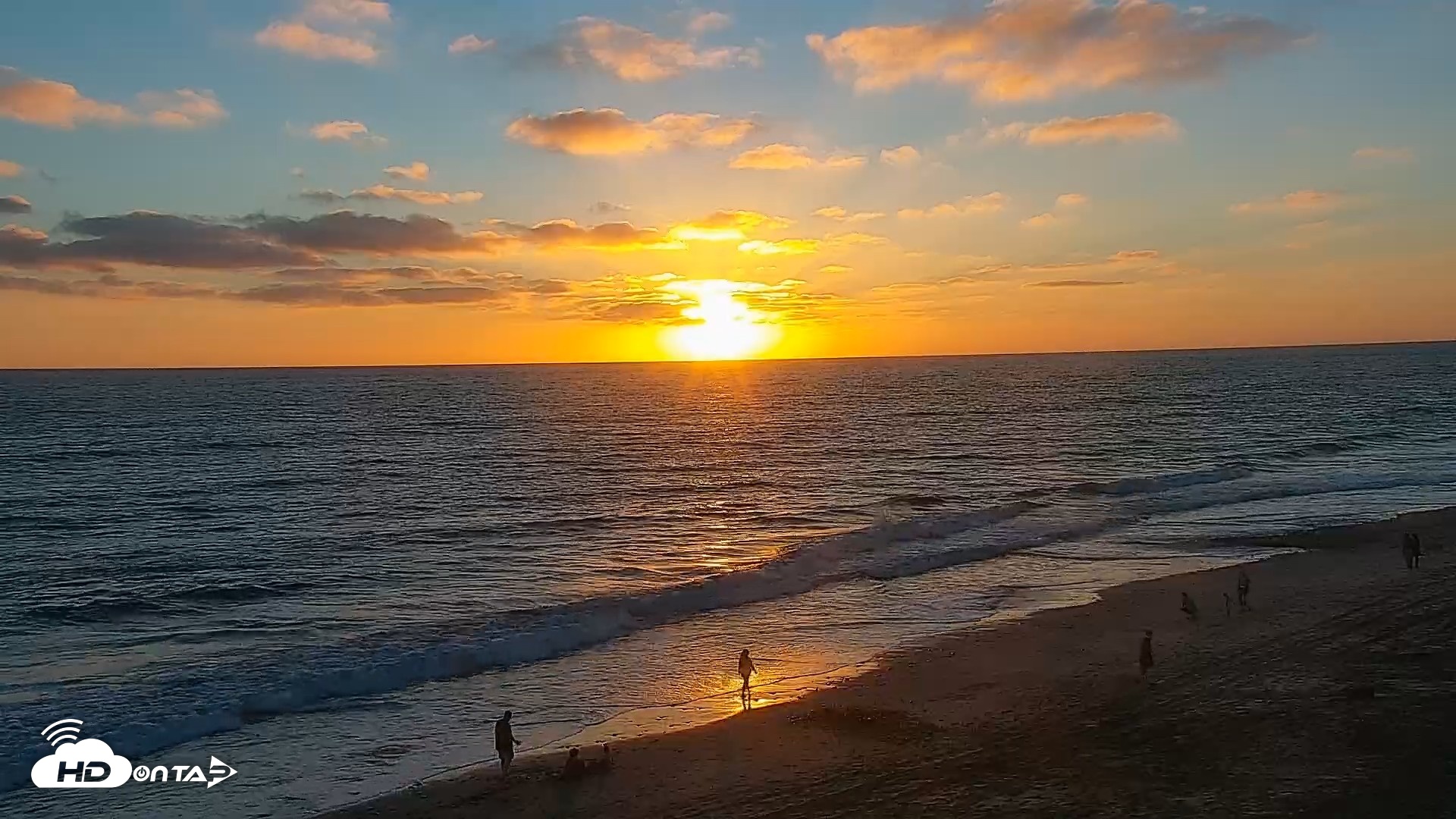 Snapshot of Carlsbad Beach Surf Live Webcam taken Sep 1, 2026, 7:07pm PDT