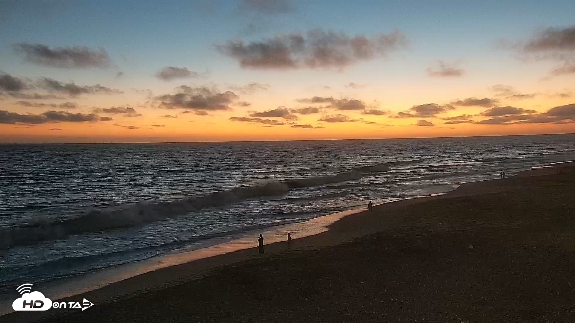 Snapshot of Carlsbad Beach Surf Live Webcam taken Jul 6, 2026, 8:38pm PDT
