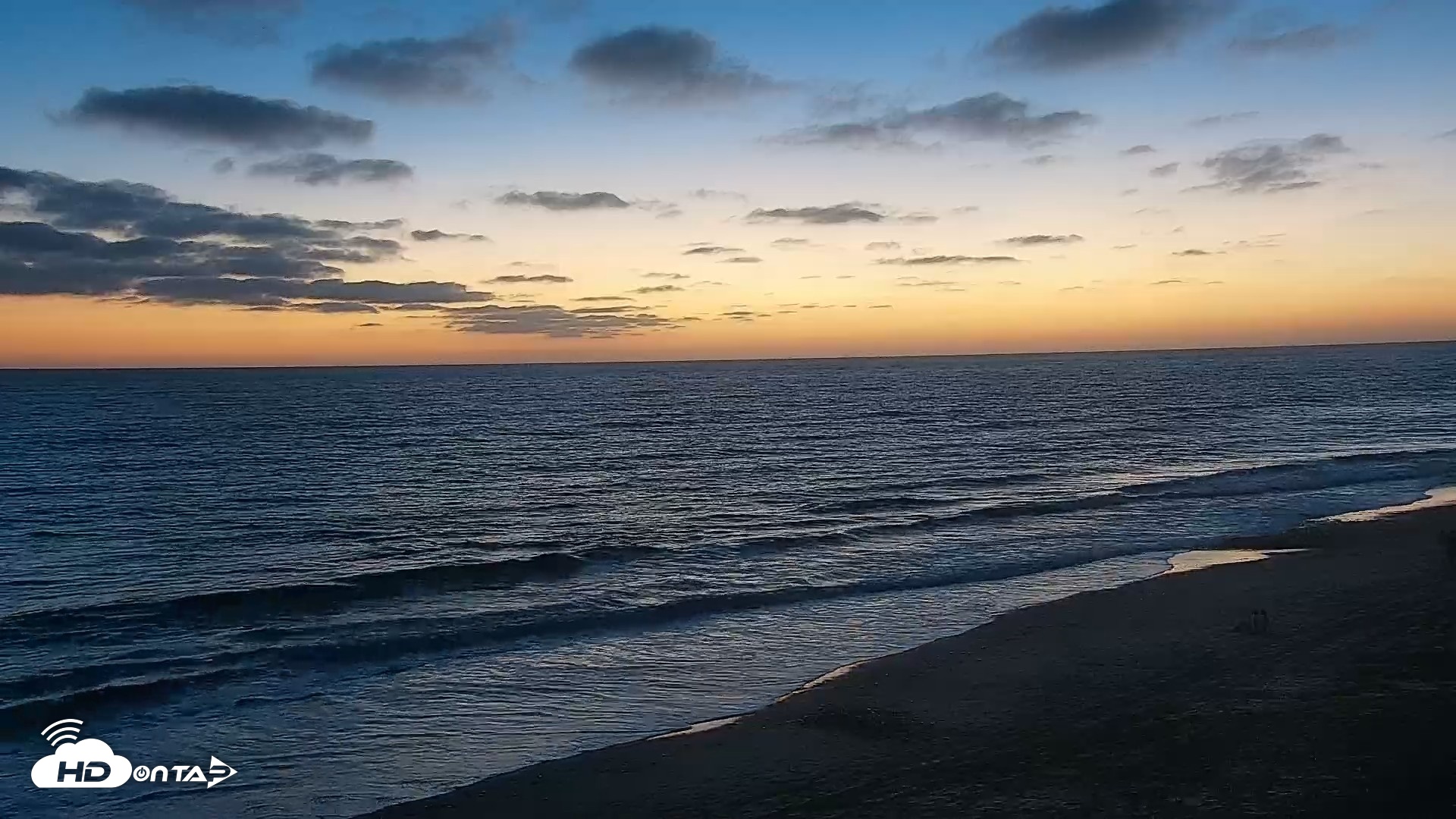 Snapshot of Carlsbad Beach Surf Live Webcam taken Sep 1, 2026, 7:44pm PDT