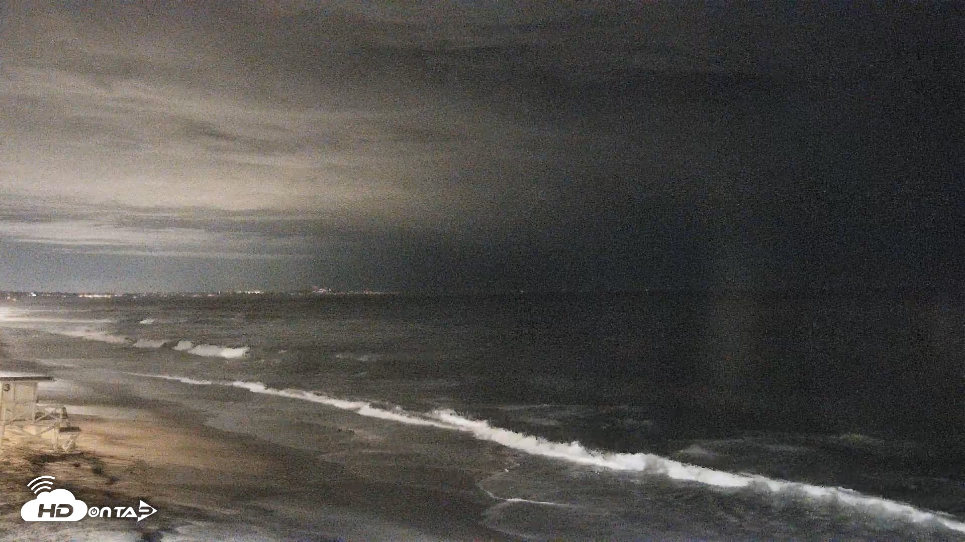 Snapshot of Carlsbad Beach Surf Live Webcam taken Sep 6, 2026, 9:52pm PDT