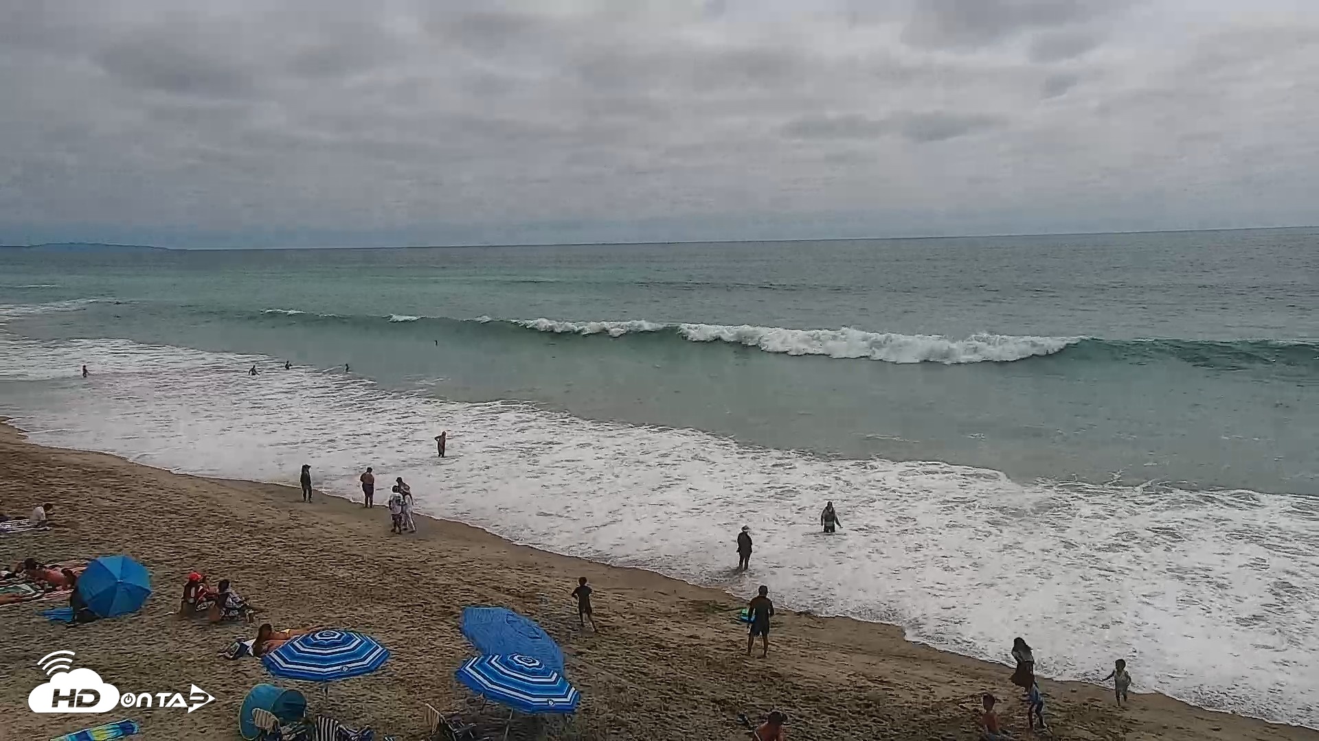 Snapshot of Carlsbad Beach Surf Live Webcam taken Aug 14, 2026, 2:53pm PDT