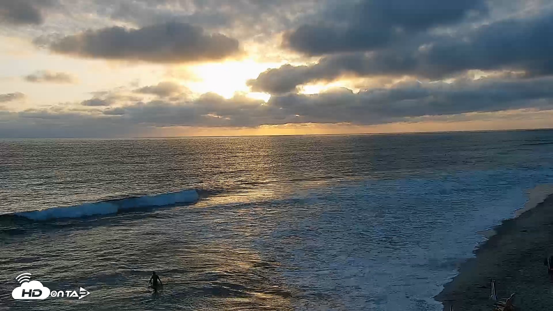 Snapshot of Carlsbad Beach Surf Live Webcam taken May 15, 2026, 7:23pm PDT