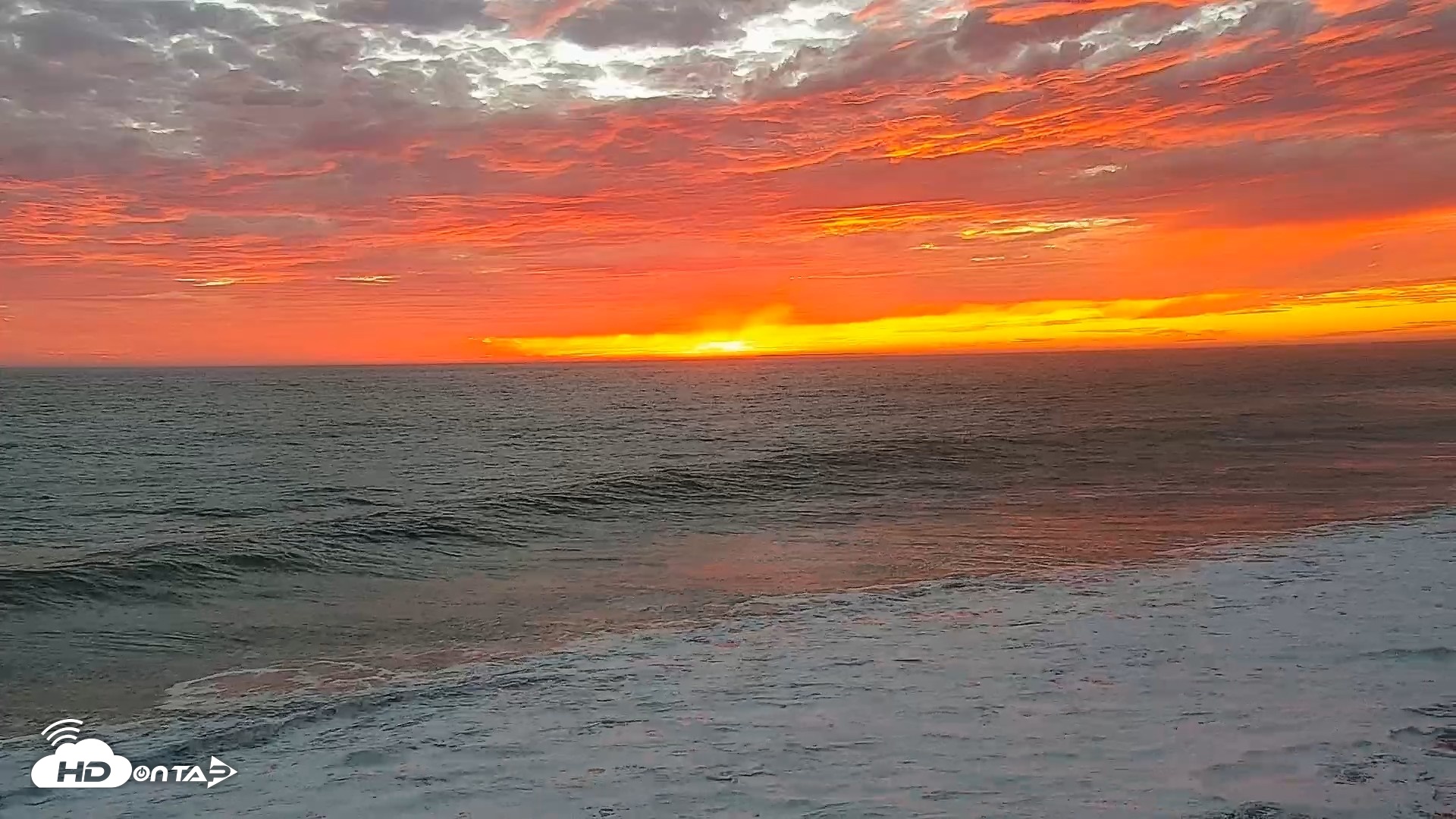 Snapshot of Carlsbad Beach Surf Live Webcam taken Sep 7, 2026, 7:17pm PDT