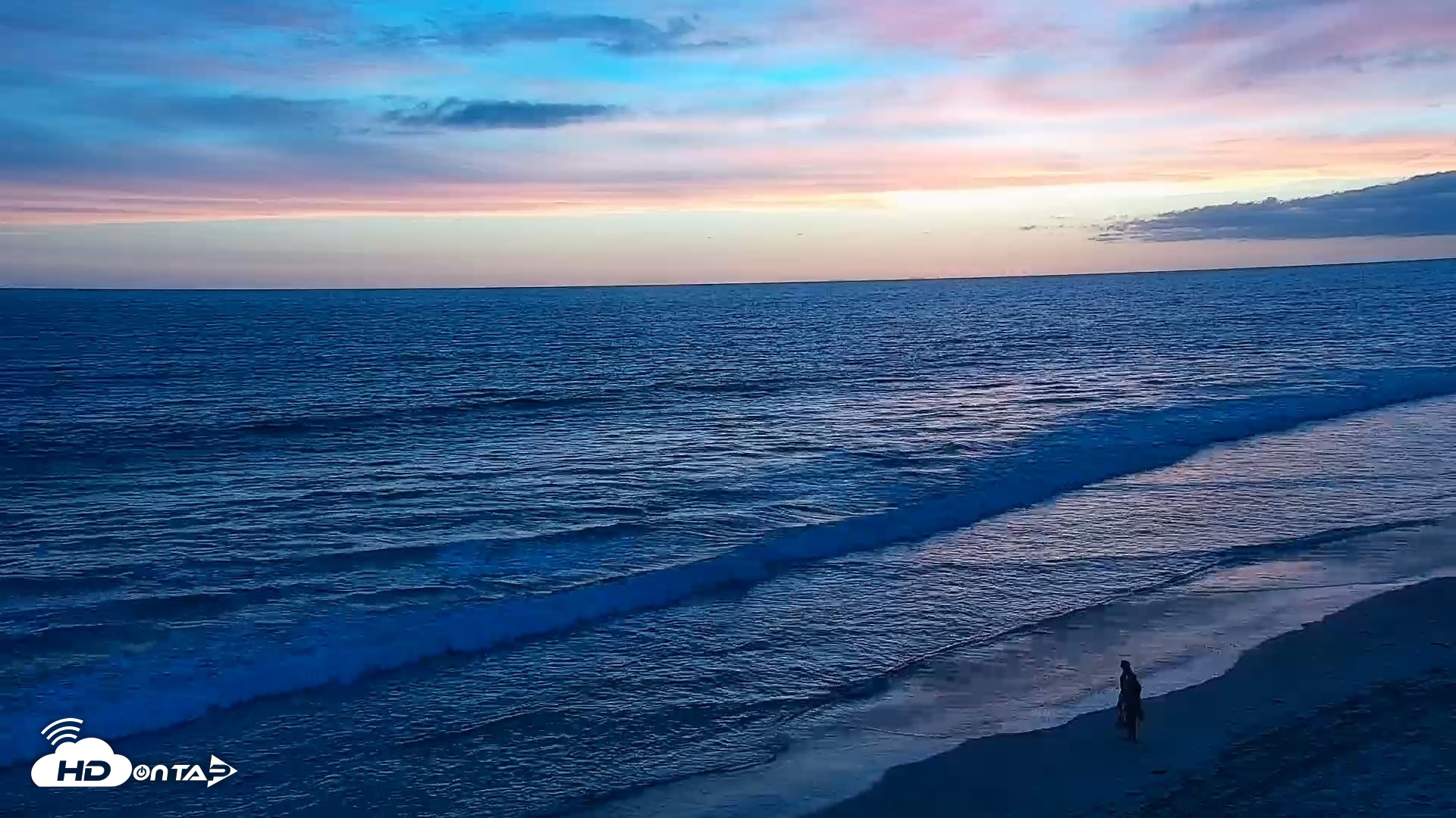 Snapshot of Carlsbad Beach Surf Live Webcam taken Apr 20, 2026, 7:35pm PDT