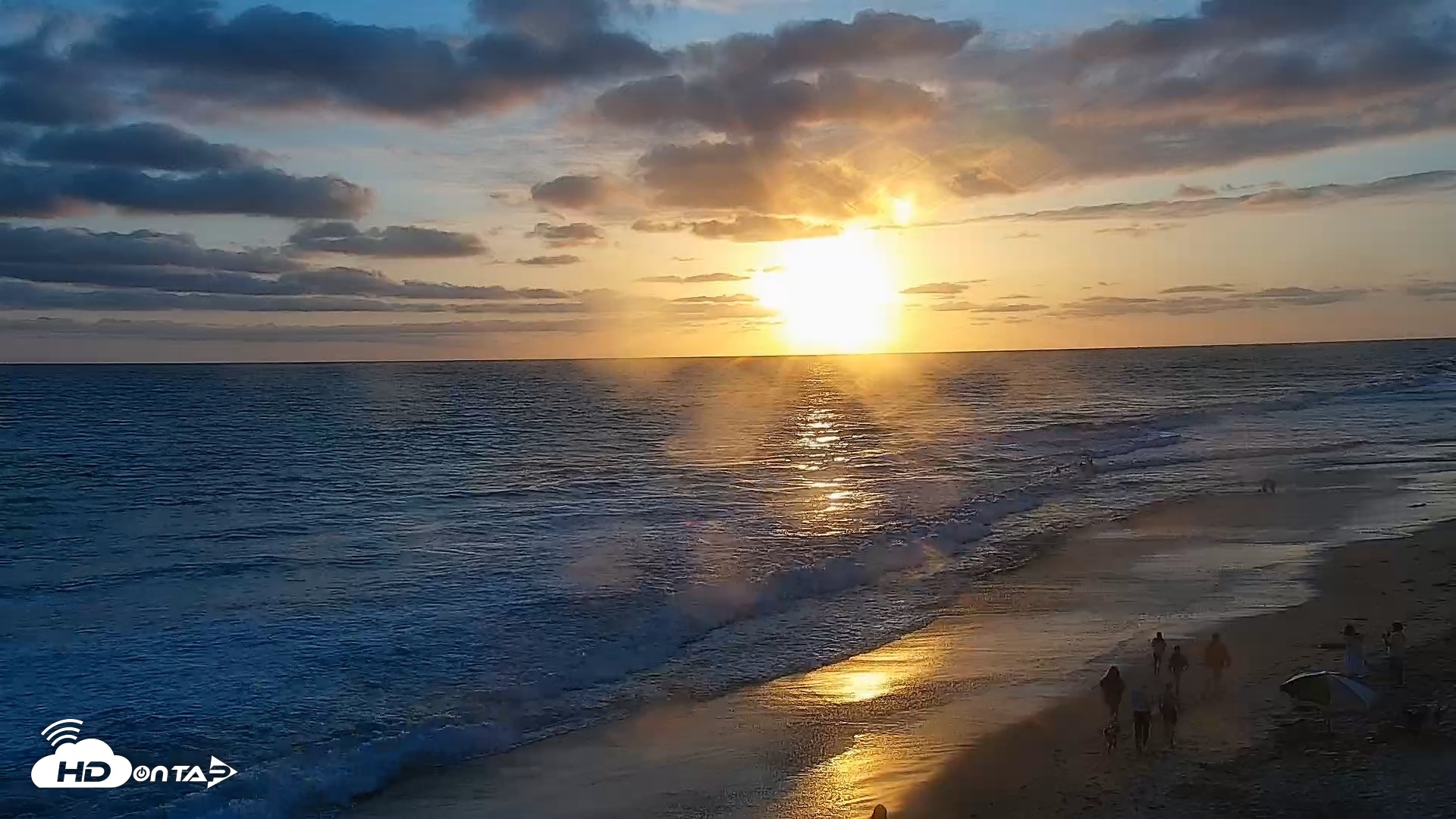 Snapshot of Carlsbad Beach Surf Live Webcam taken May 25, 2026, 7:36pm PDT