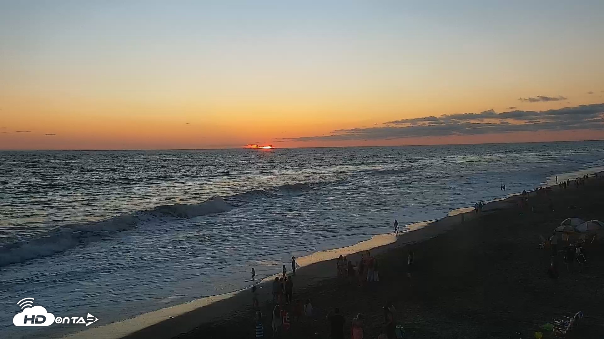 Snapshot of Carlsbad Beach Surf Live Webcam taken Aug 15, 2026, 7:36pm PDT