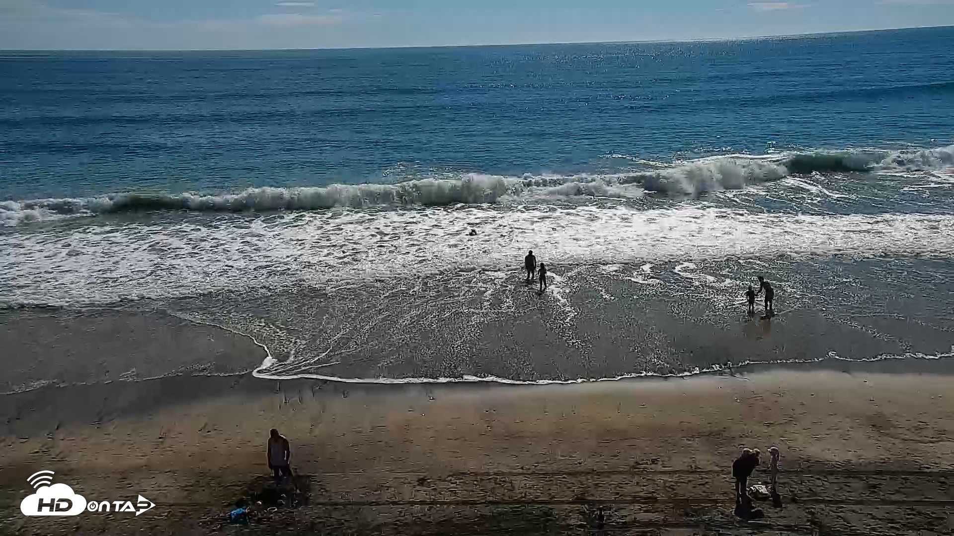 Snapshot of Carlsbad Beach Surf Live Webcam taken Sep 9, 2026, 3:48pm PDT