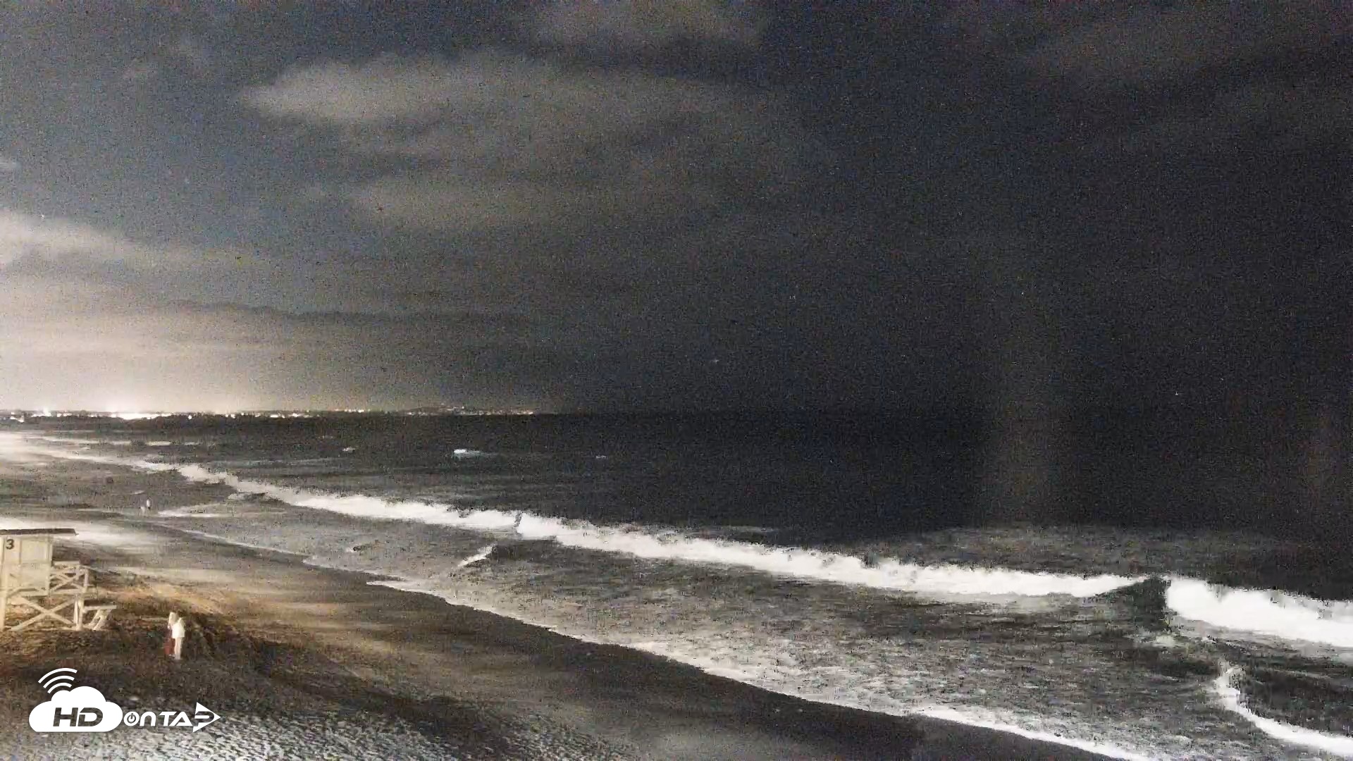 Snapshot of Carlsbad Beach Surf Live Webcam taken Sep 3, 2026, 9:19pm PDT