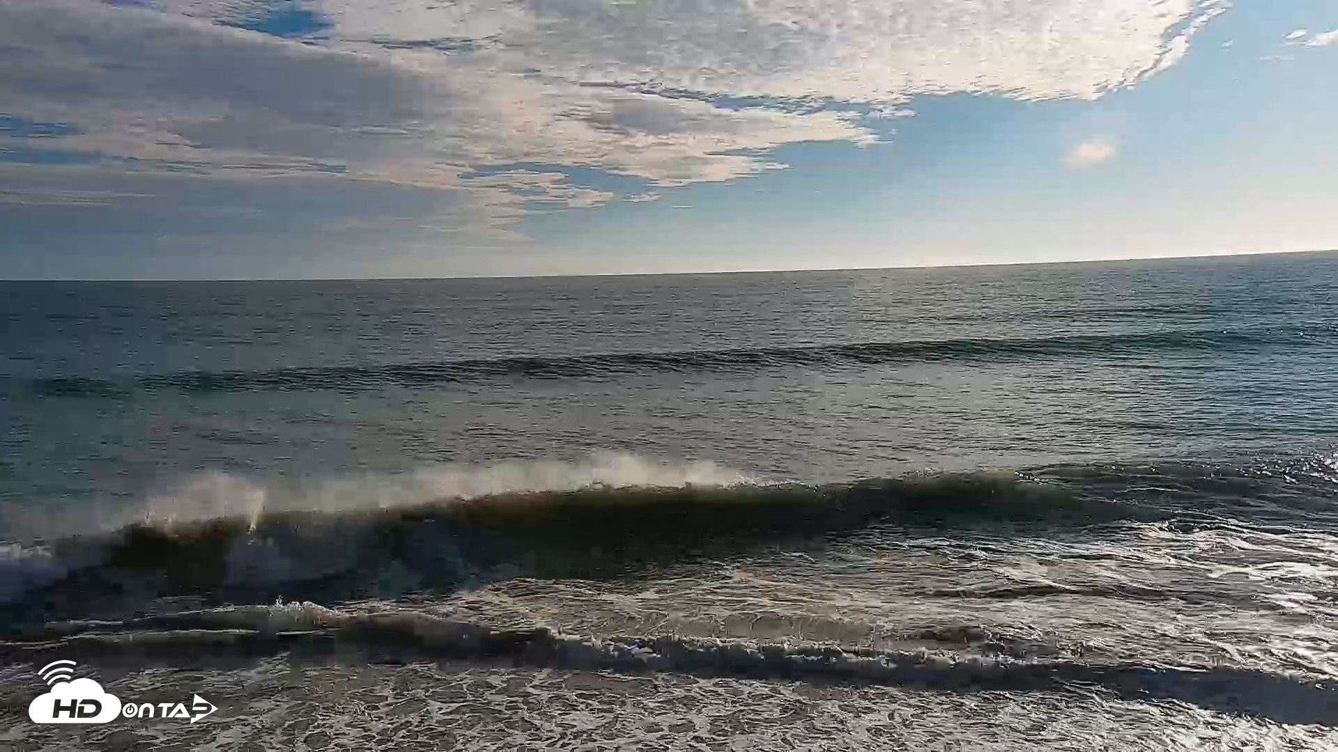 Snapshot of Carlsbad Beach Surf Live Webcam taken Sep 5, 2026, 5:53pm PDT