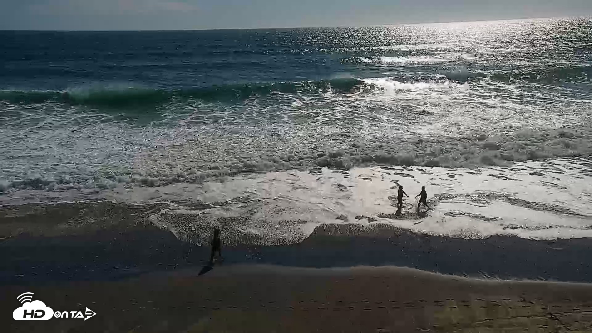 Snapshot of Carlsbad Beach Surf Live Webcam taken Sep 8, 2026, 4:10pm PDT