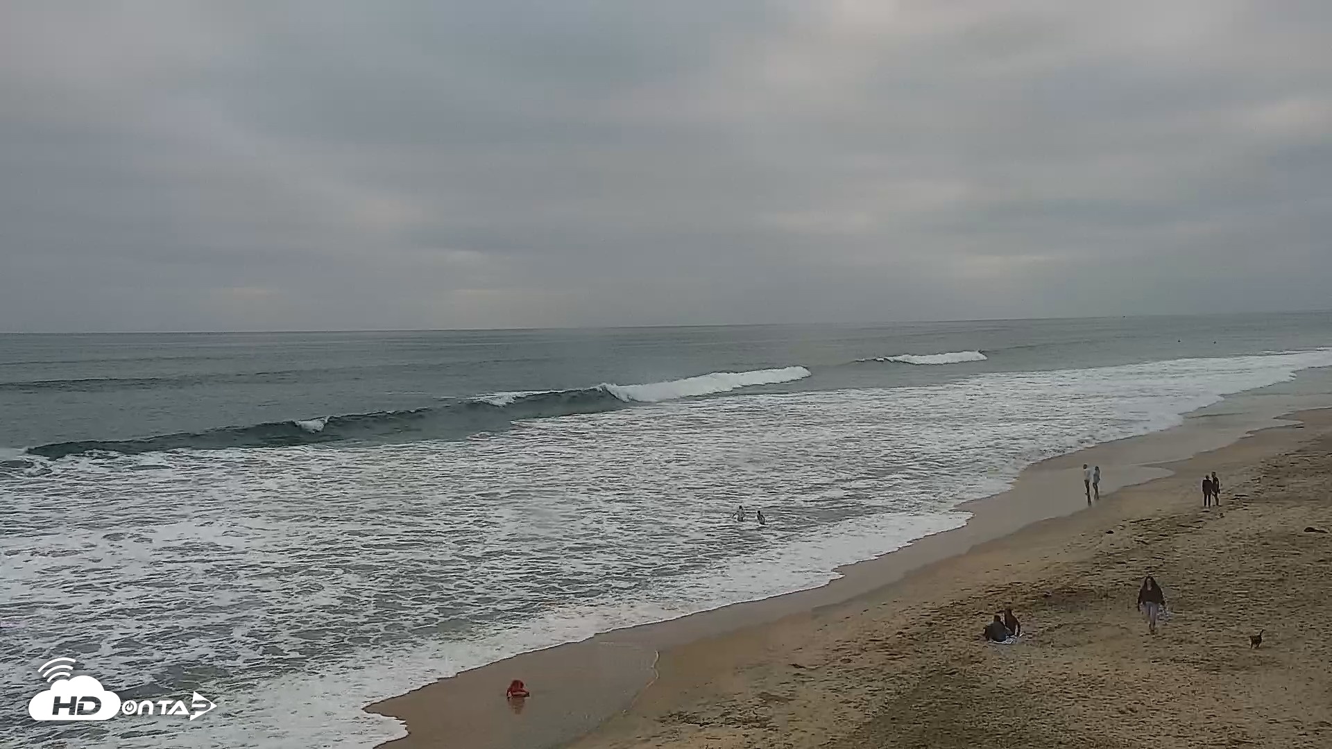 Snapshot of Carlsbad Beach Surf Live Webcam taken Jun 4, 2026, 7:30pm PDT
