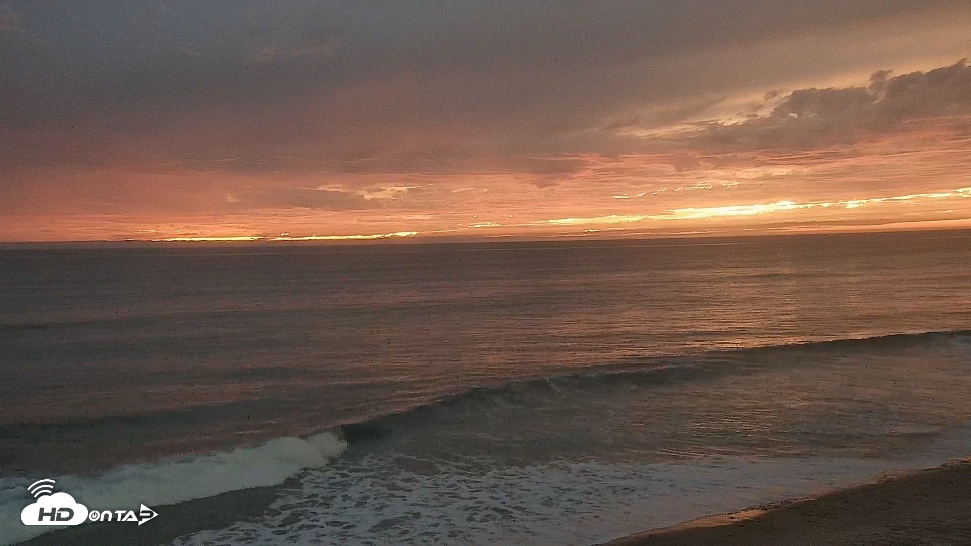 Snapshot of Carlsbad Beach Surf Live Webcam taken Sep 27, 2026, 7:05pm PDT