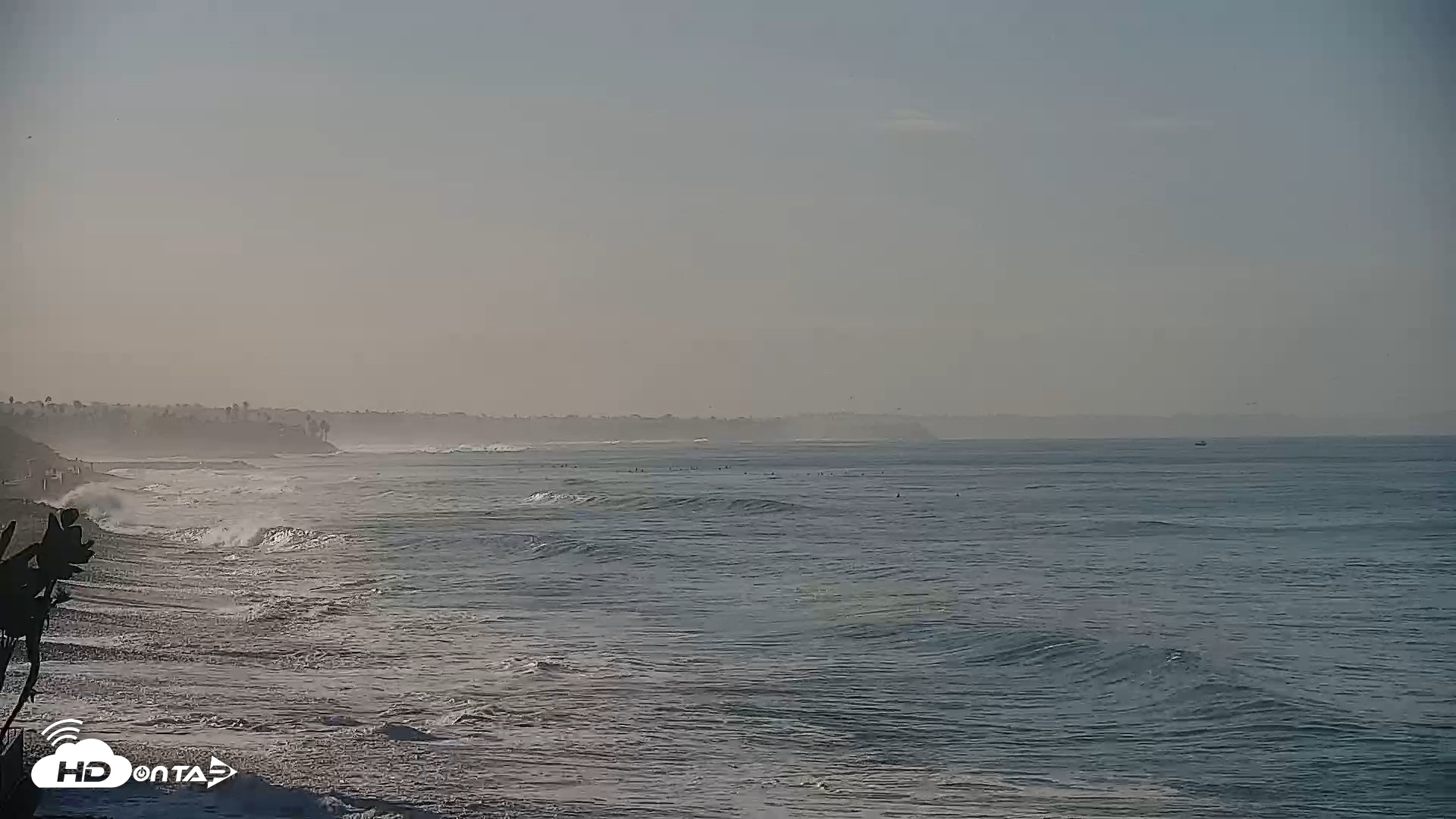 Snapshot of Carlsbad Beach Surf Live Webcam taken Oct 13, 2026, 8:51am PDT