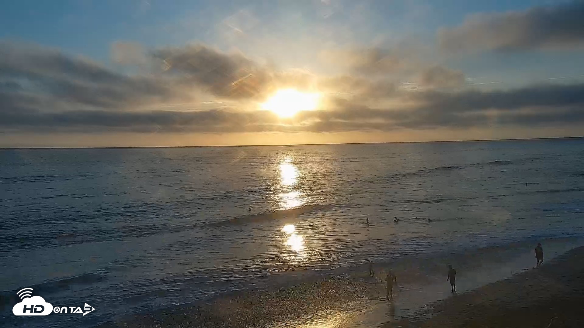 Snapshot of Carlsbad Beach Surf Live Webcam taken Aug 28, 2026, 6:58pm PDT
