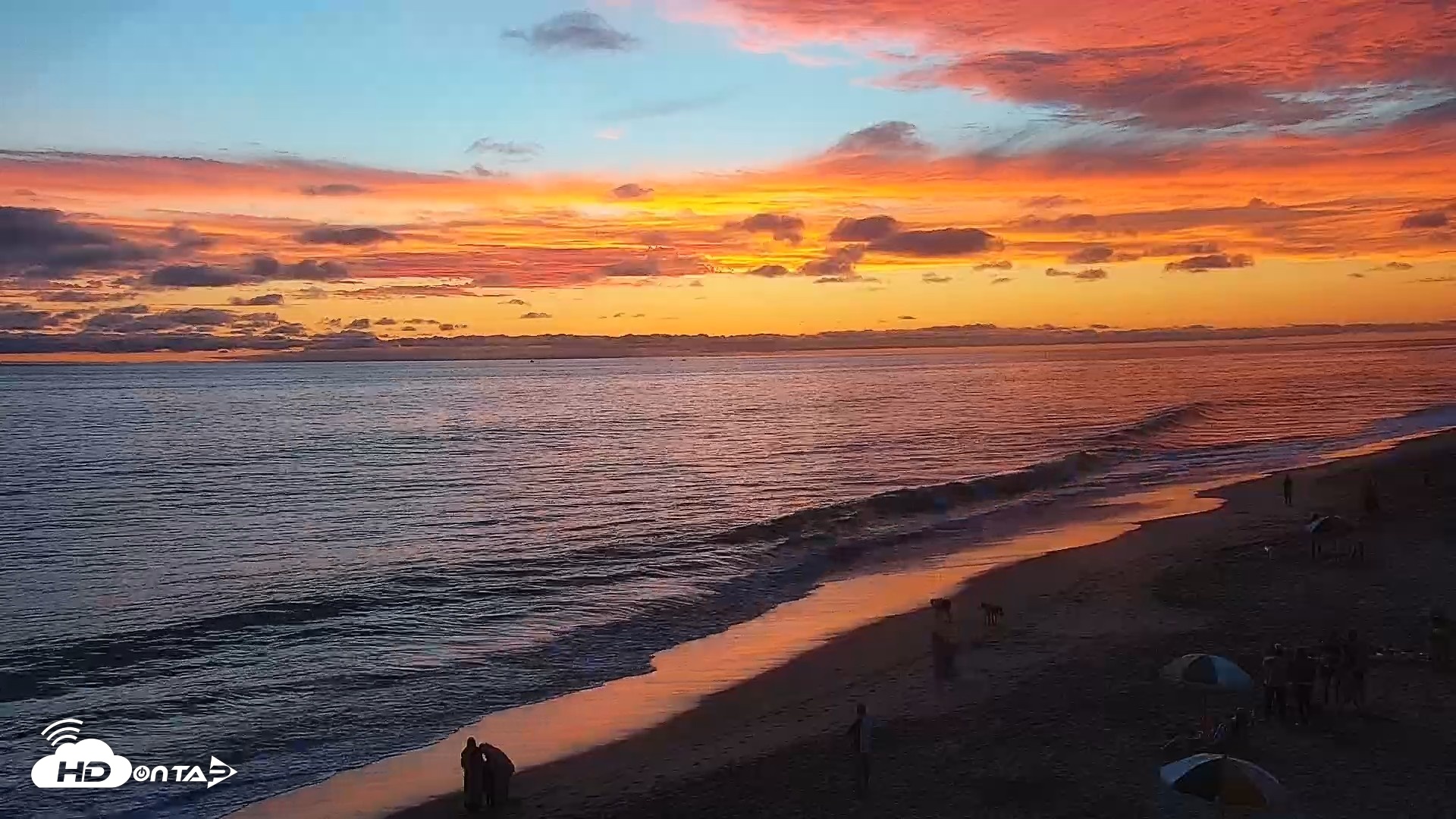Snapshot of Carlsbad Beach Surf Live Webcam taken Aug 13, 2026, 7:48pm PDT