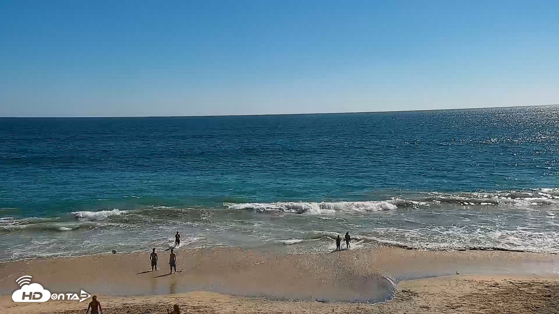 Snapshot of Carlsbad Beach Surf Live Webcam taken Jul 2, 2026, 4:24pm PDT