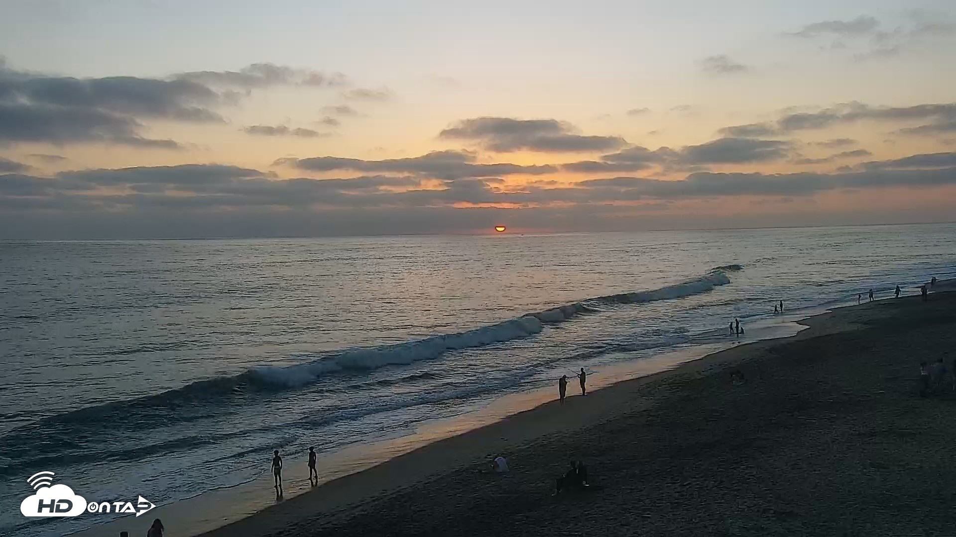 Snapshot of Carlsbad Beach Surf Live Webcam taken Jul 31, 2026, 7:47pm PDT