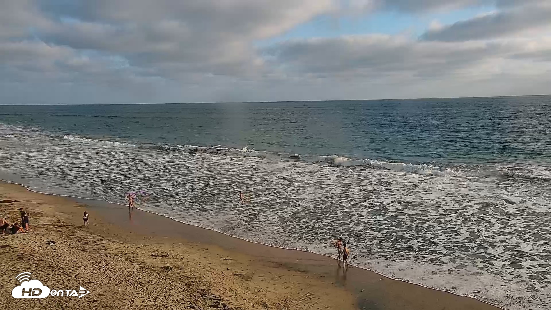 Snapshot of Carlsbad Beach Surf Live Webcam taken May 22, 2026, 6:28pm PDT