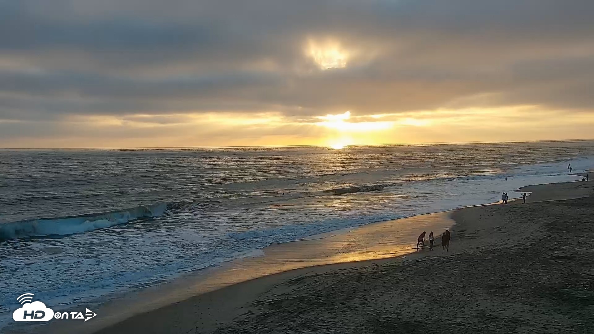 Snapshot of Carlsbad Beach Surf Live Webcam taken Jul 8, 2026, 7:39pm PDT