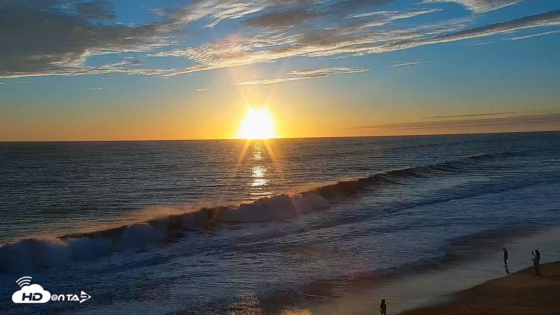 Snapshot of Carlsbad Beach Surf Live Webcam taken Sep 5, 2026, 7:00pm PDT