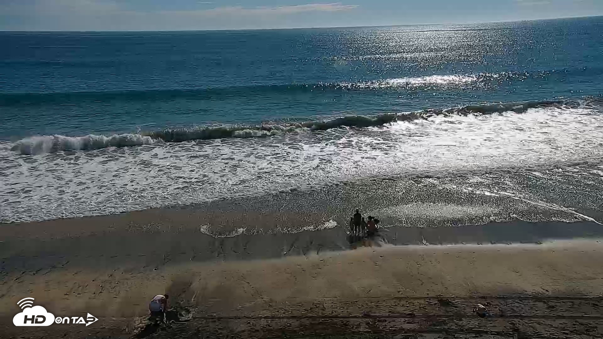 Snapshot of Carlsbad Beach Surf Live Webcam taken Sep 9, 2026, 4:15pm PDT